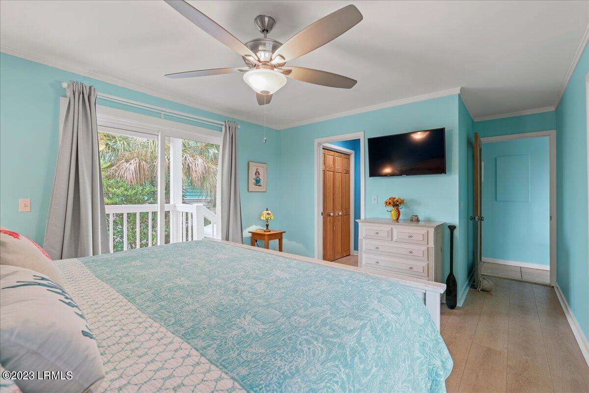 6 Mickeys Alley, B