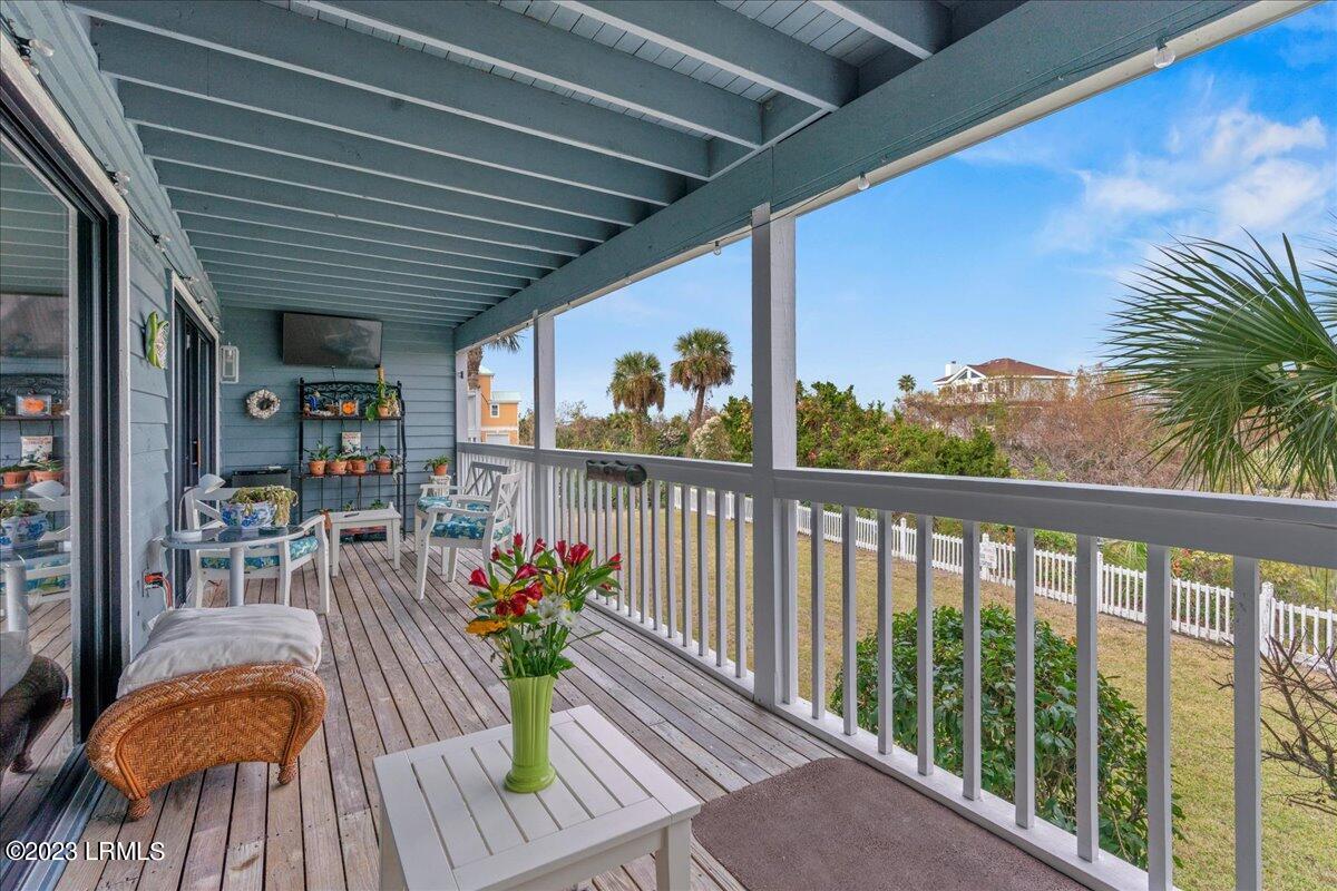 6 Mickeys Alley, B
