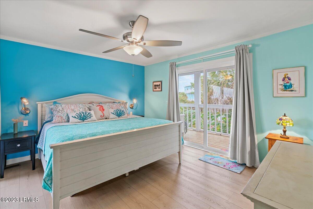 6 Mickeys Alley, B