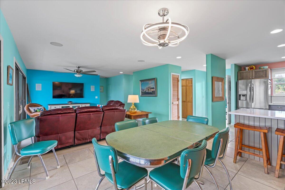 6 Mickeys Alley, B