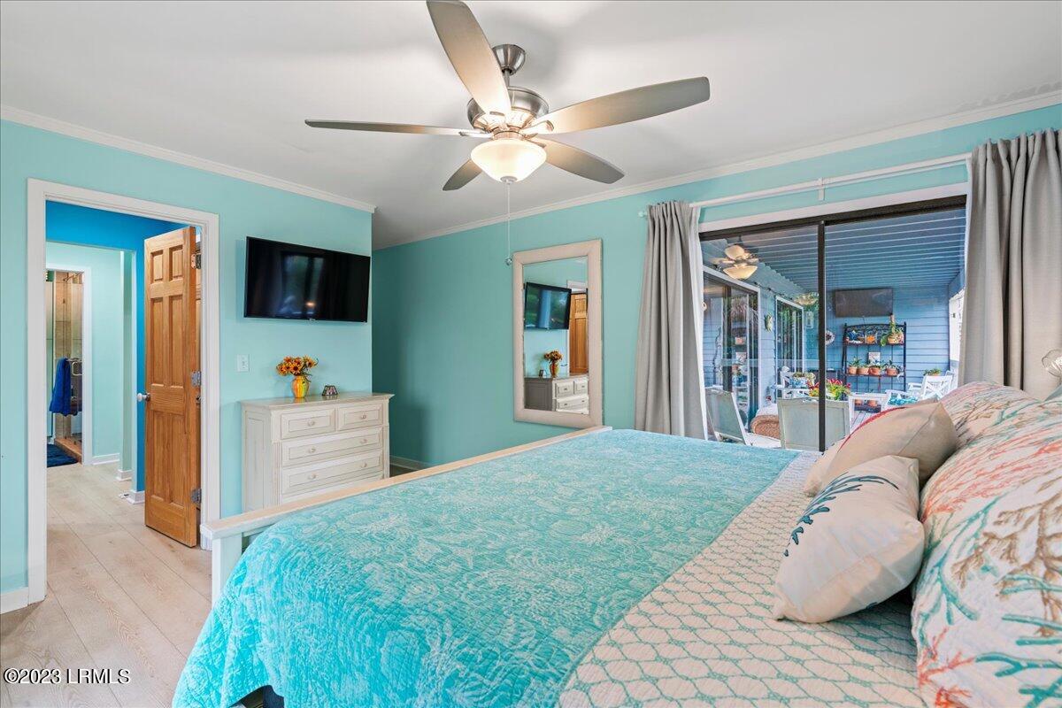 6 Mickeys Alley, B