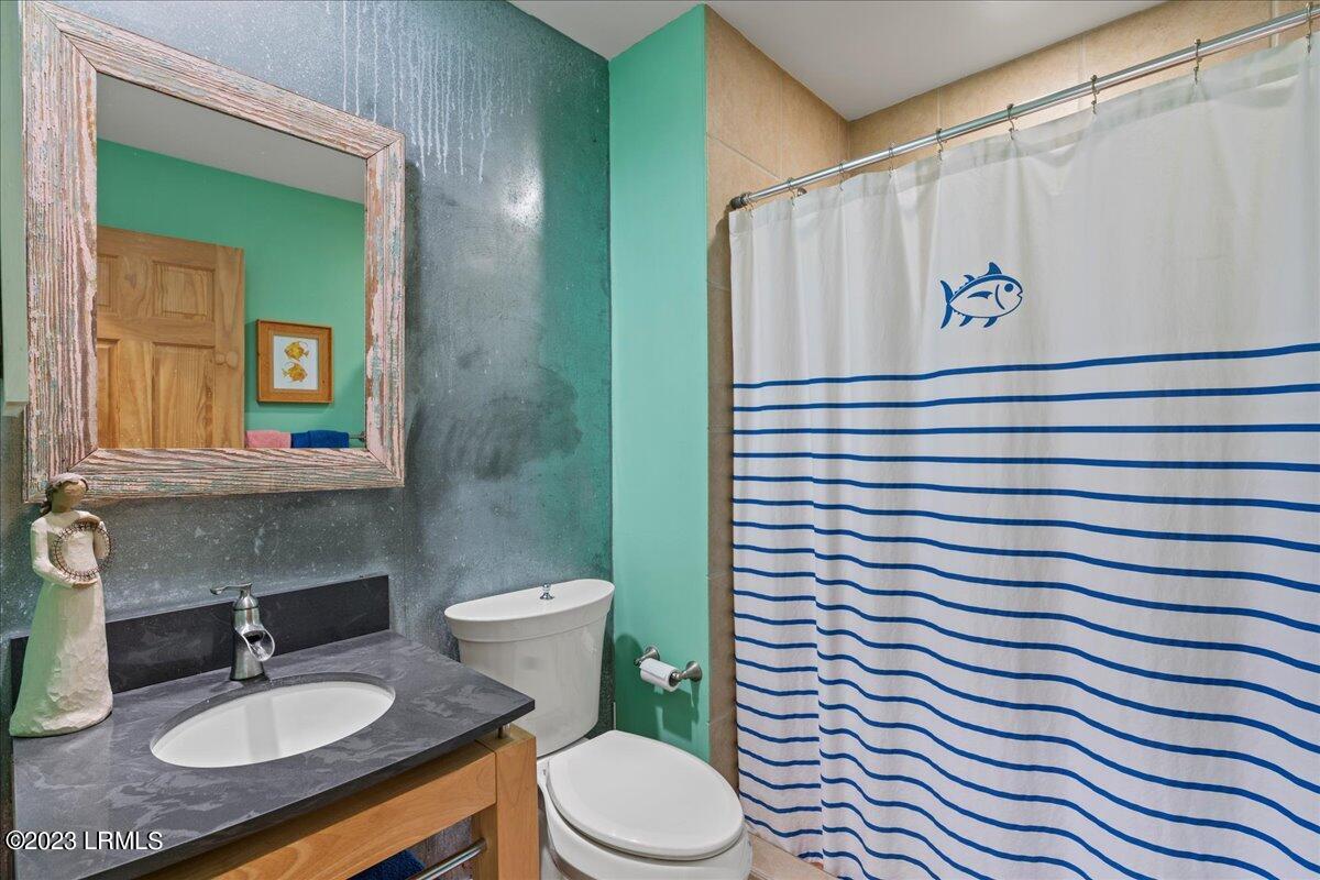 6 Mickeys Alley, B