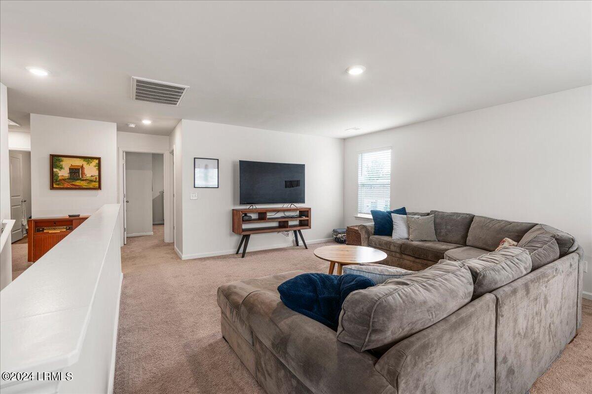 6 Cedar View Circle