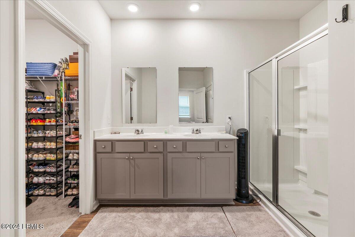 6 Cedar View Circle