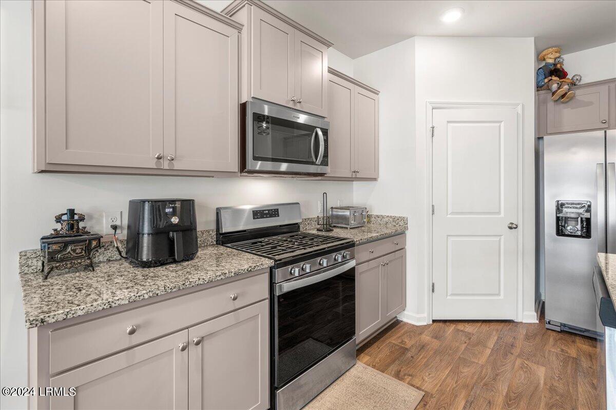 6 Cedar View Circle