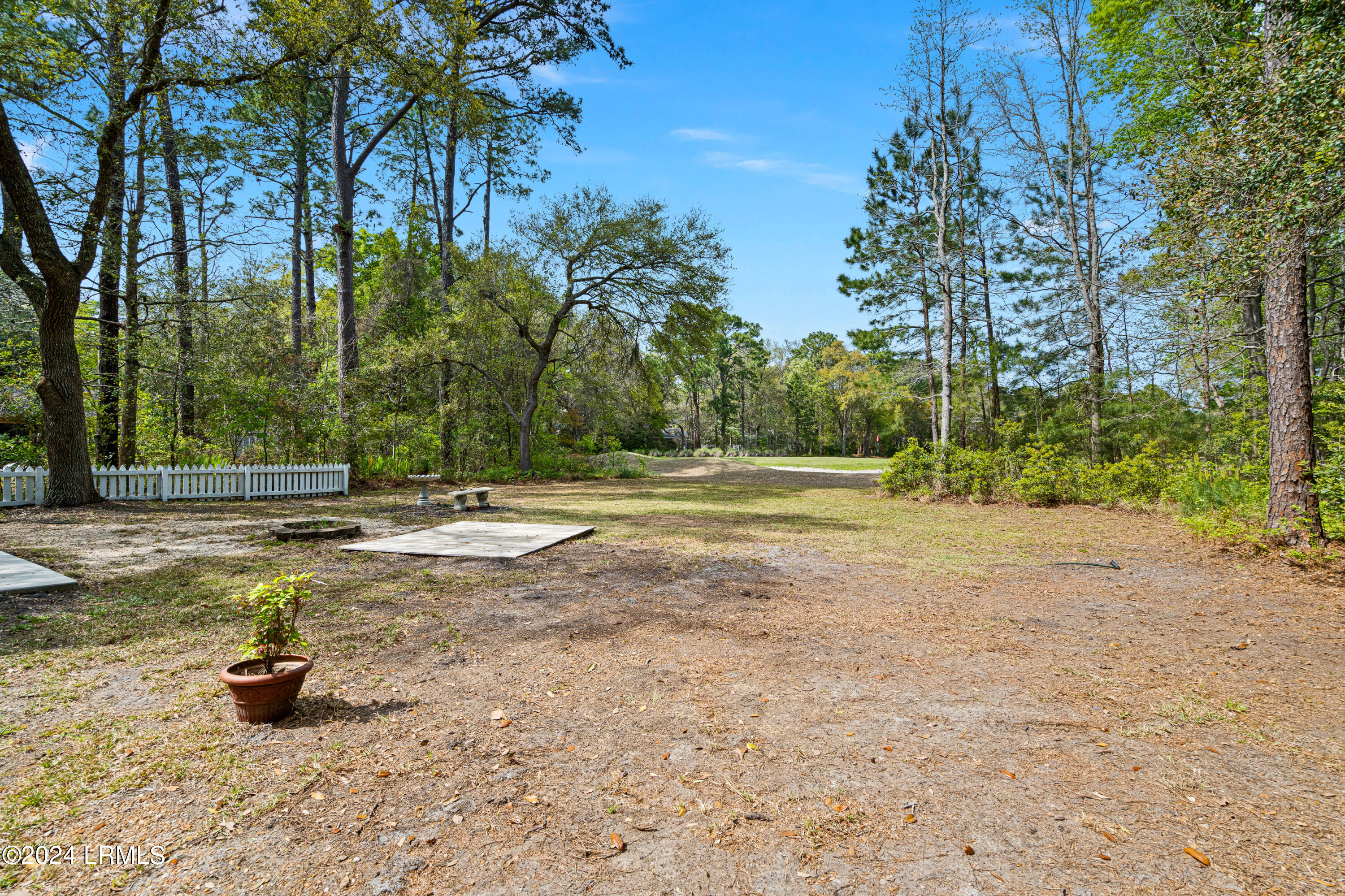 6 Royal Pines Boulevard