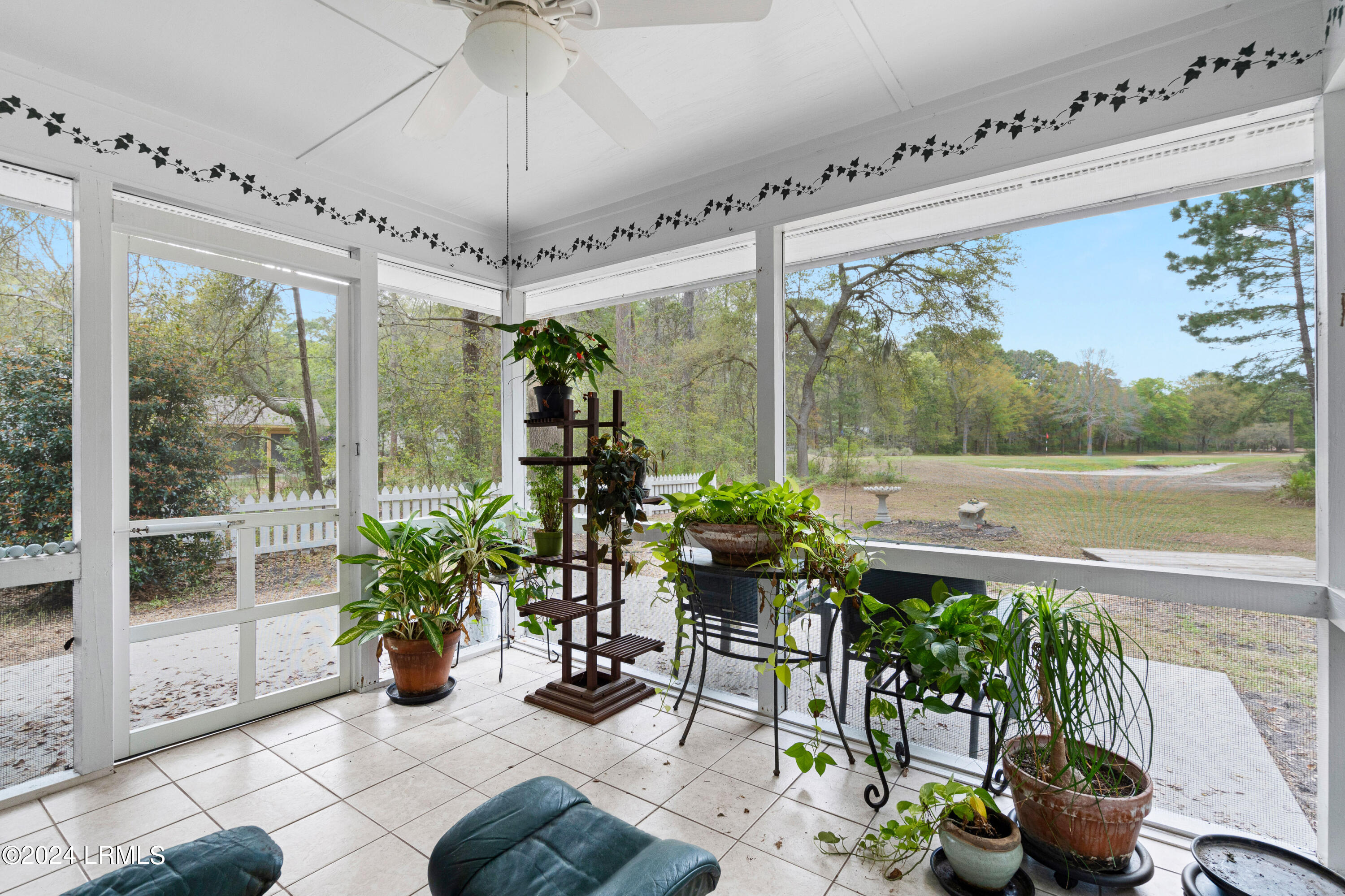 6 Royal Pines Boulevard