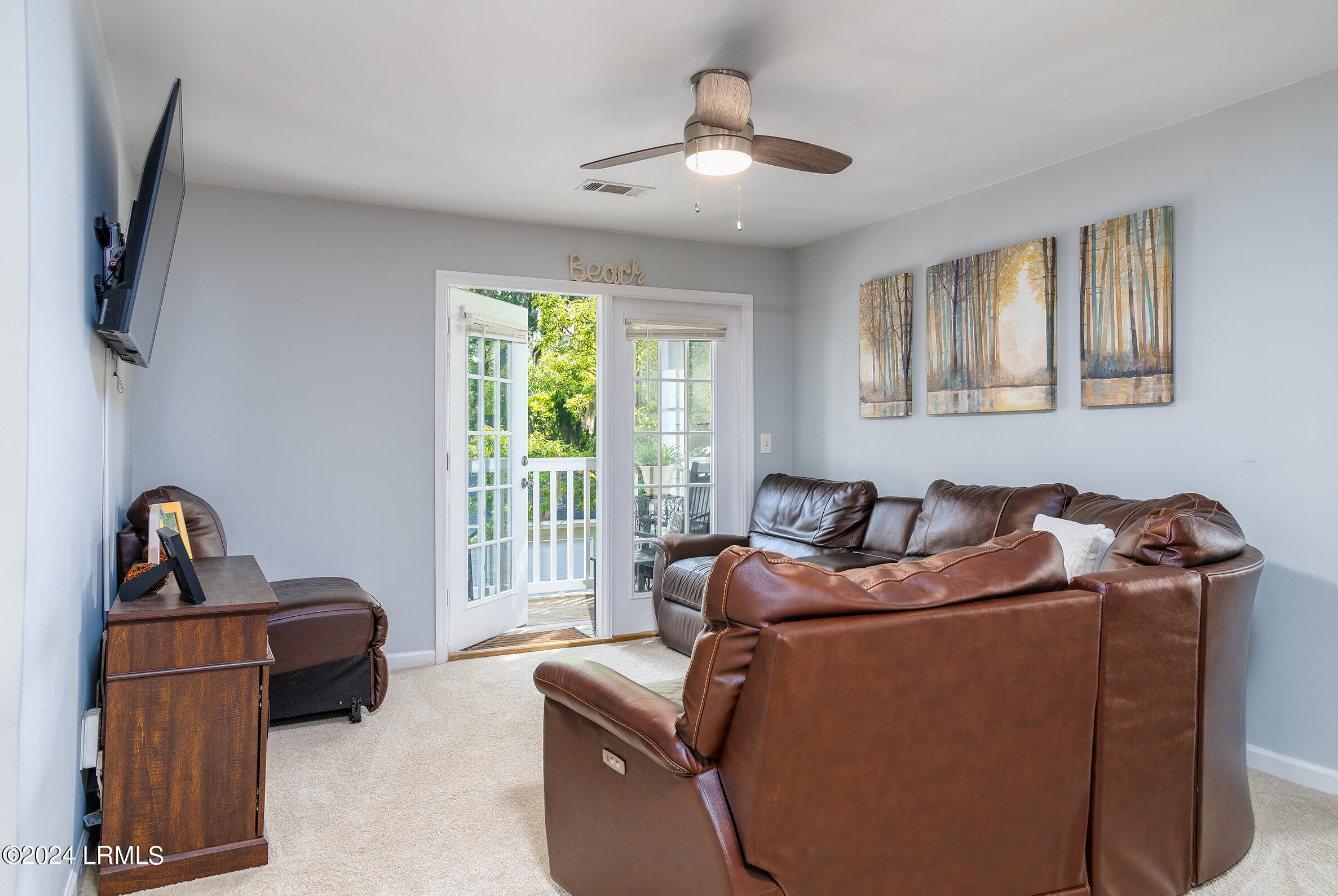 100 Kensington Boulevard, 809