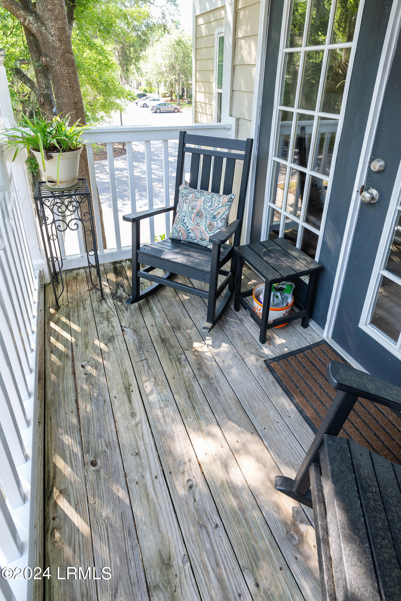 100 Kensington Boulevard, 809