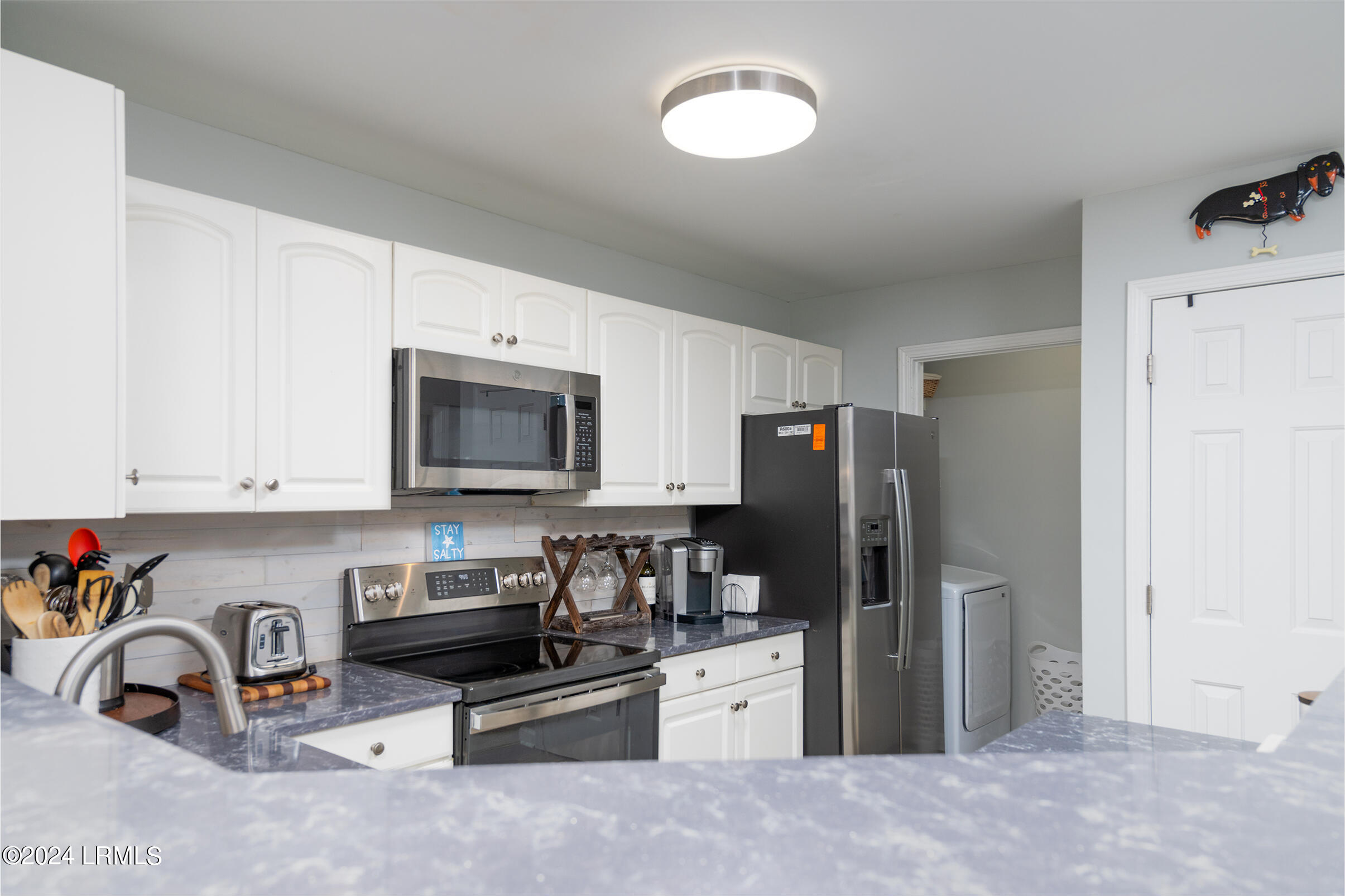 100 Kensington Boulevard, 809