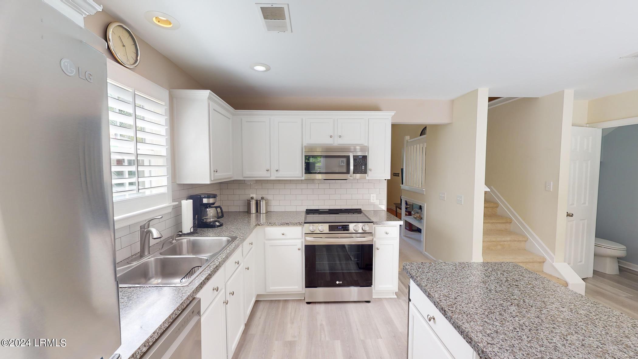 248 North Circle