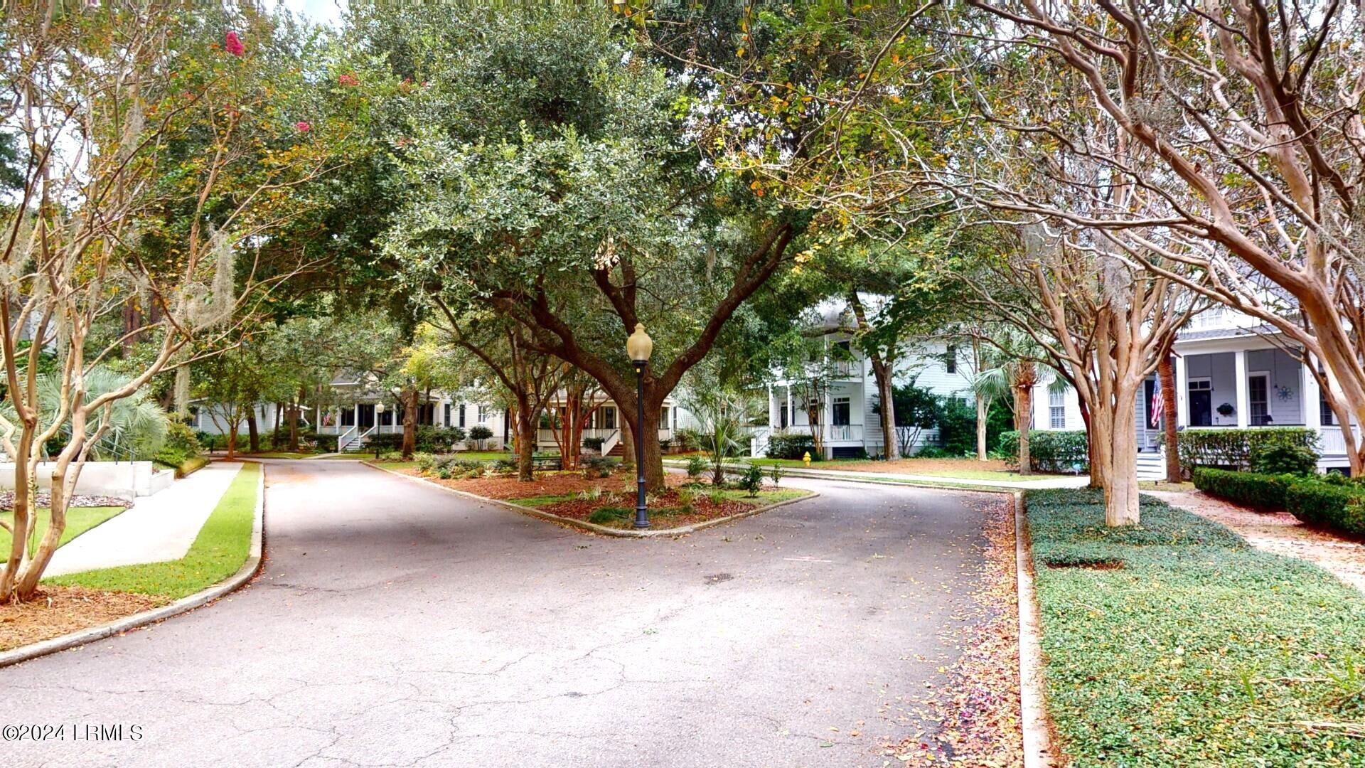 18 Hayek Street