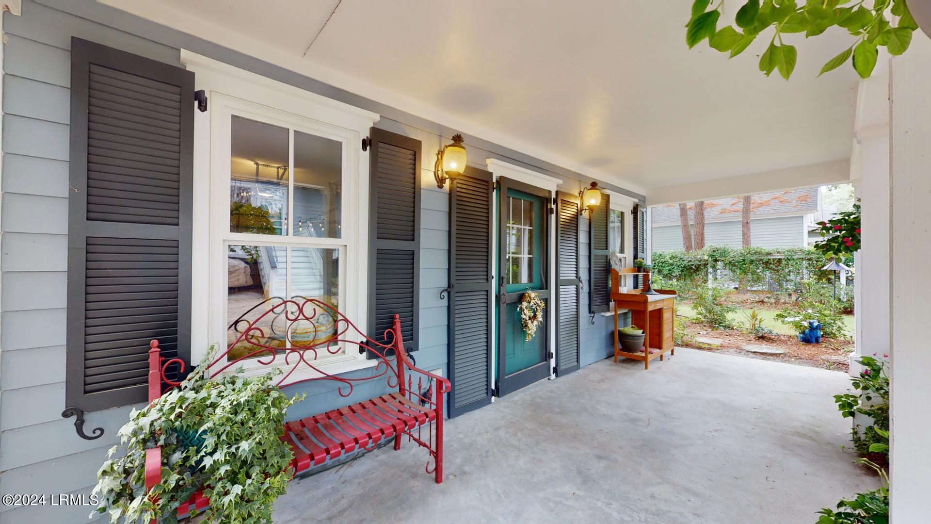 18 Hayek Street