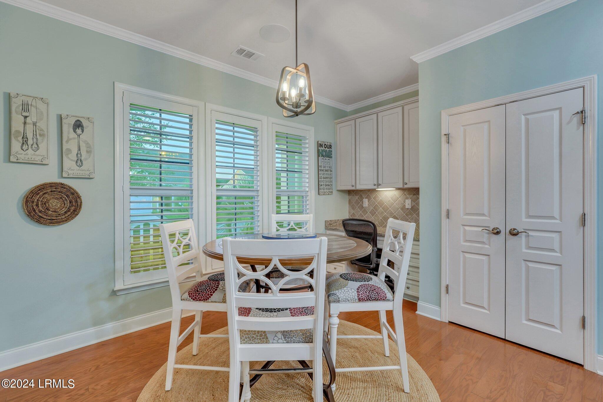 191 Knollwood Court