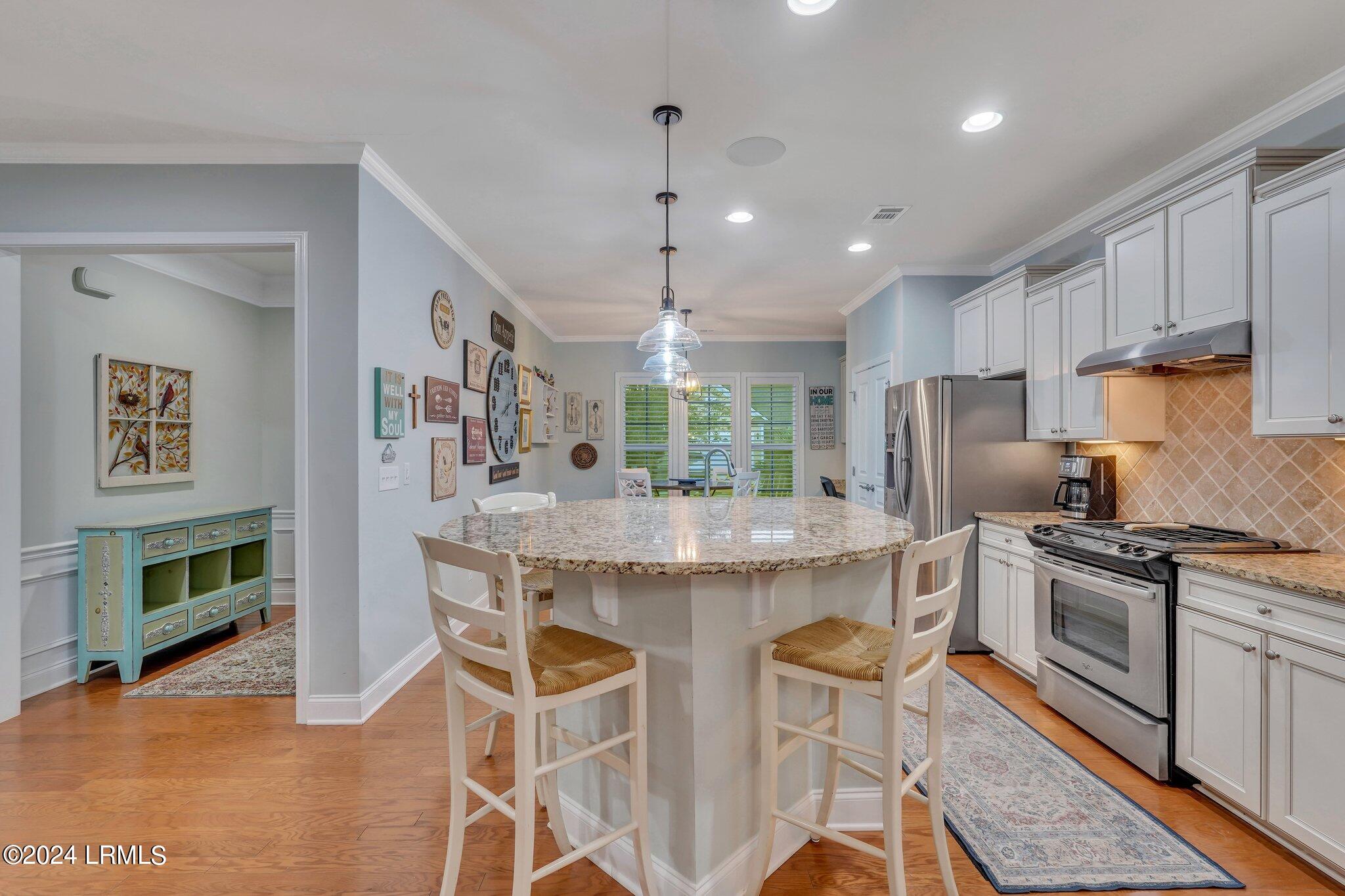 191 Knollwood Court