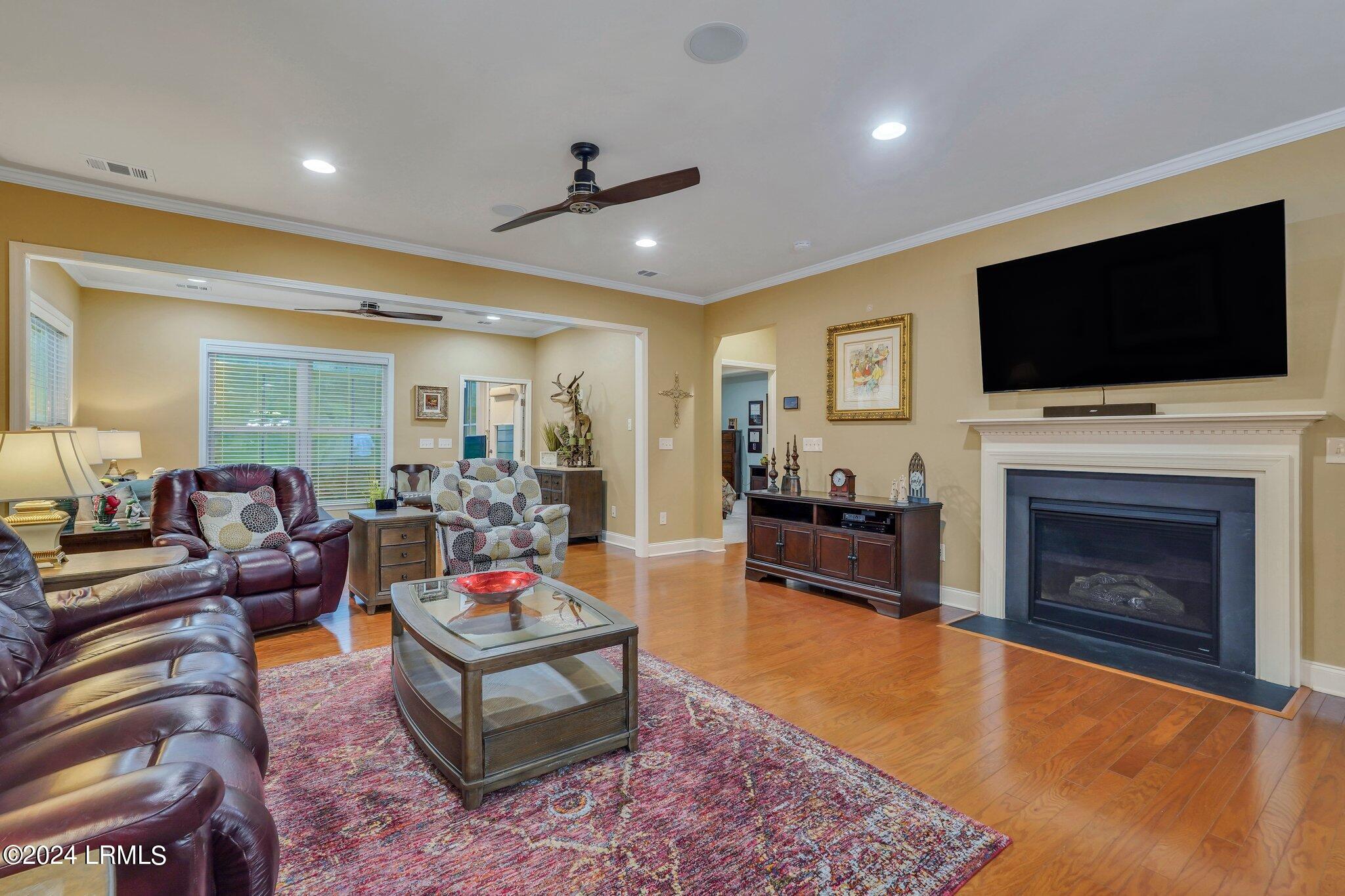 191 Knollwood Court