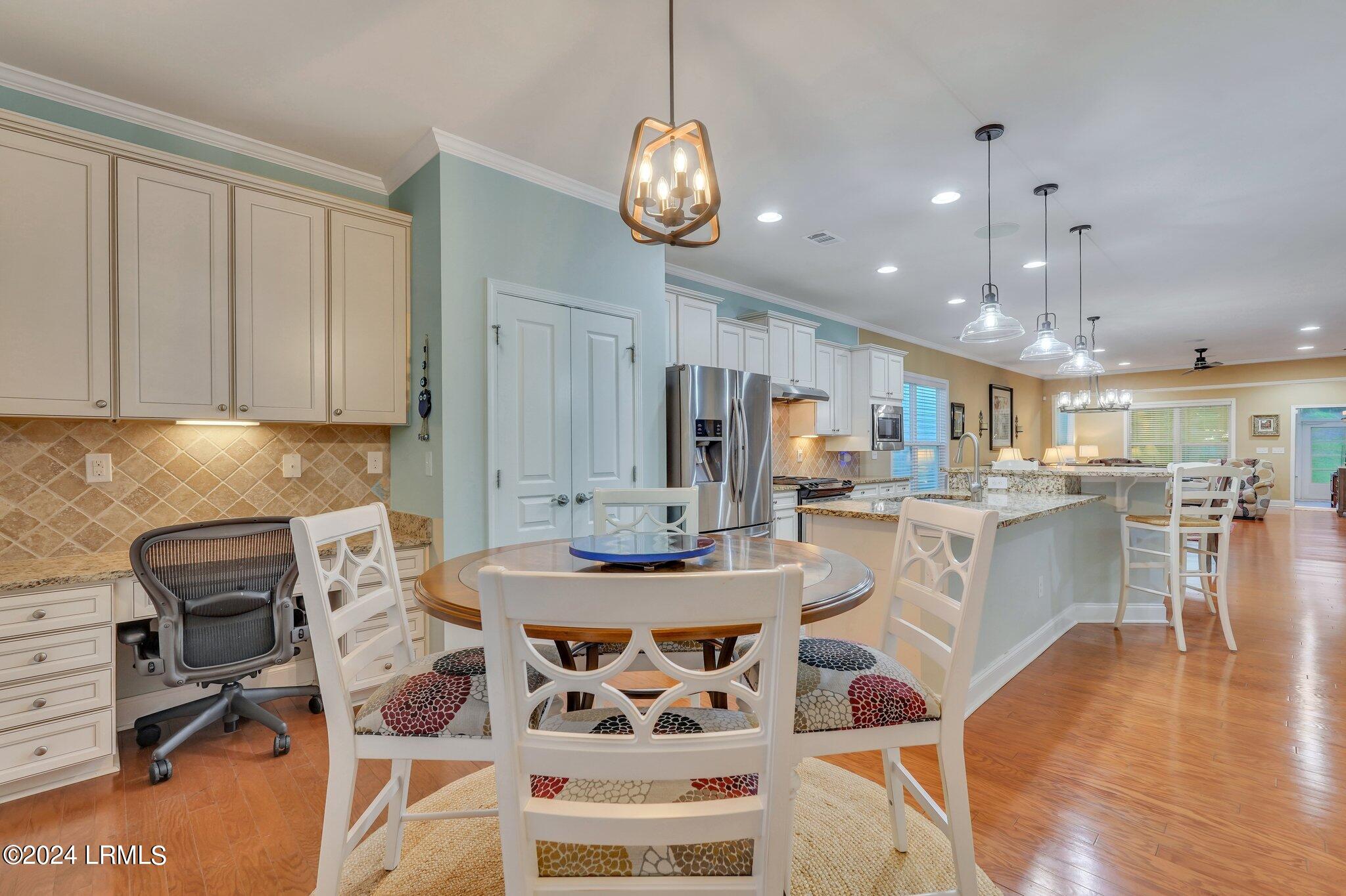 191 Knollwood Court