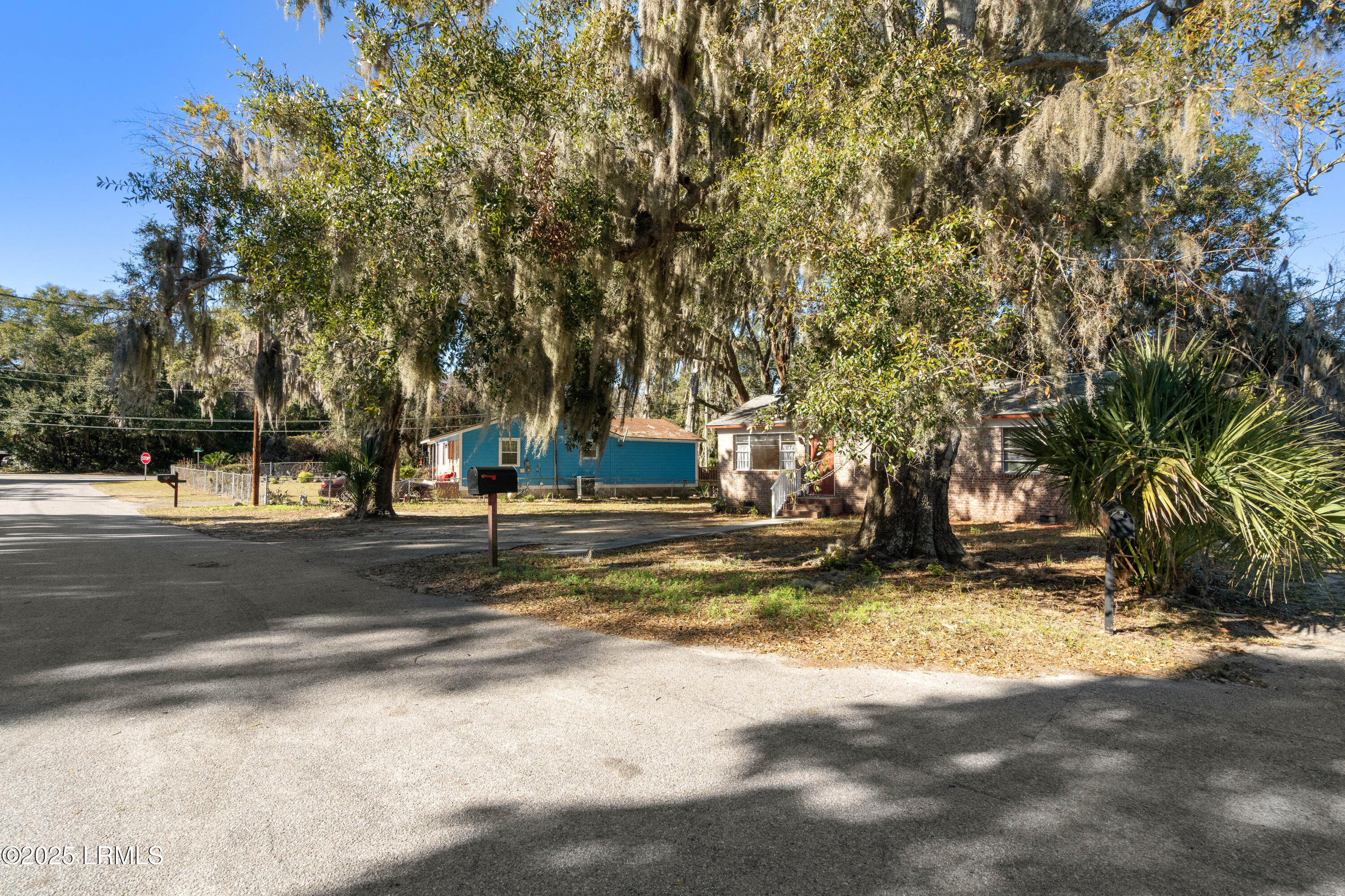 606 Greenway Court