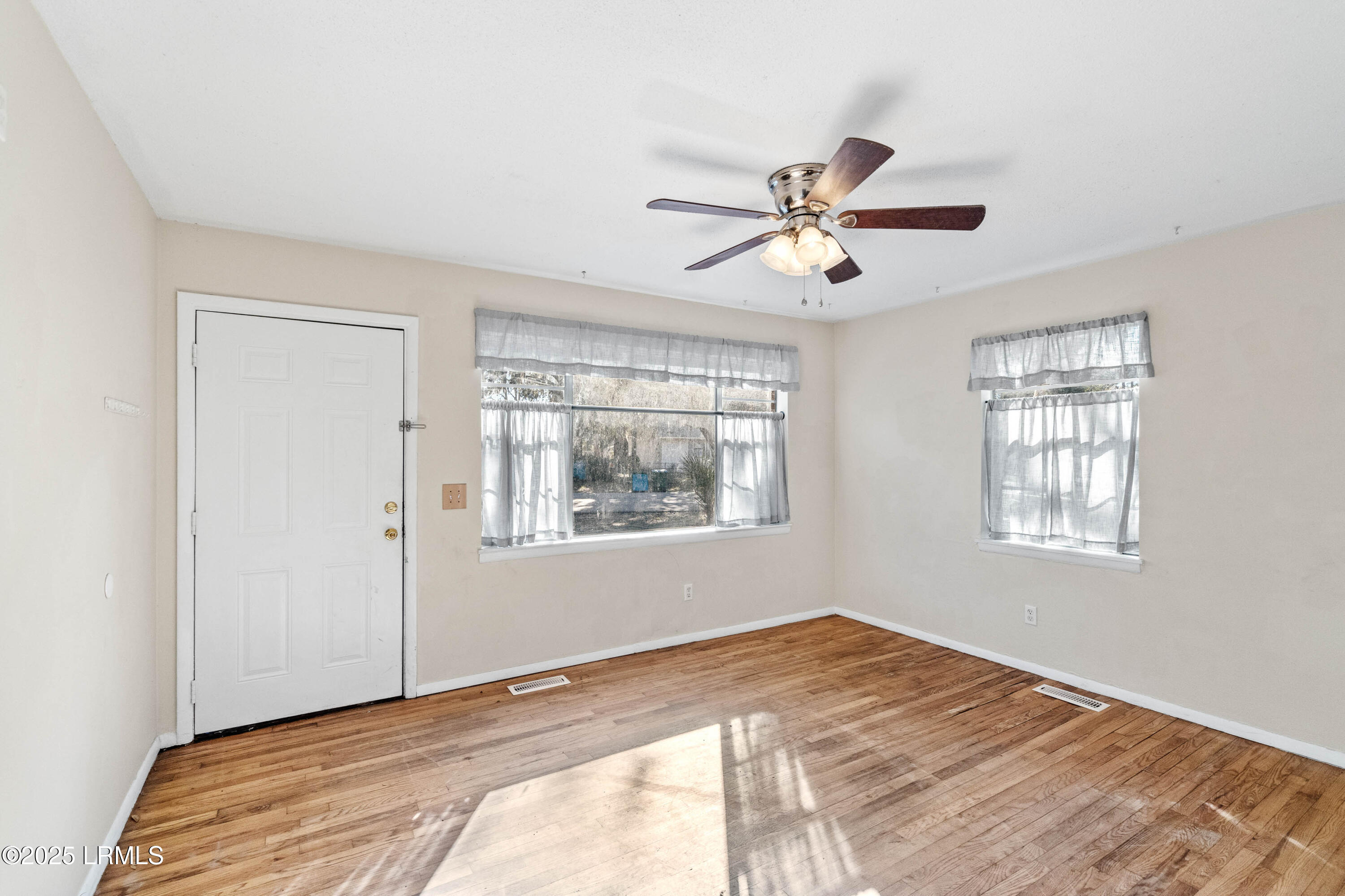606 Greenway Court