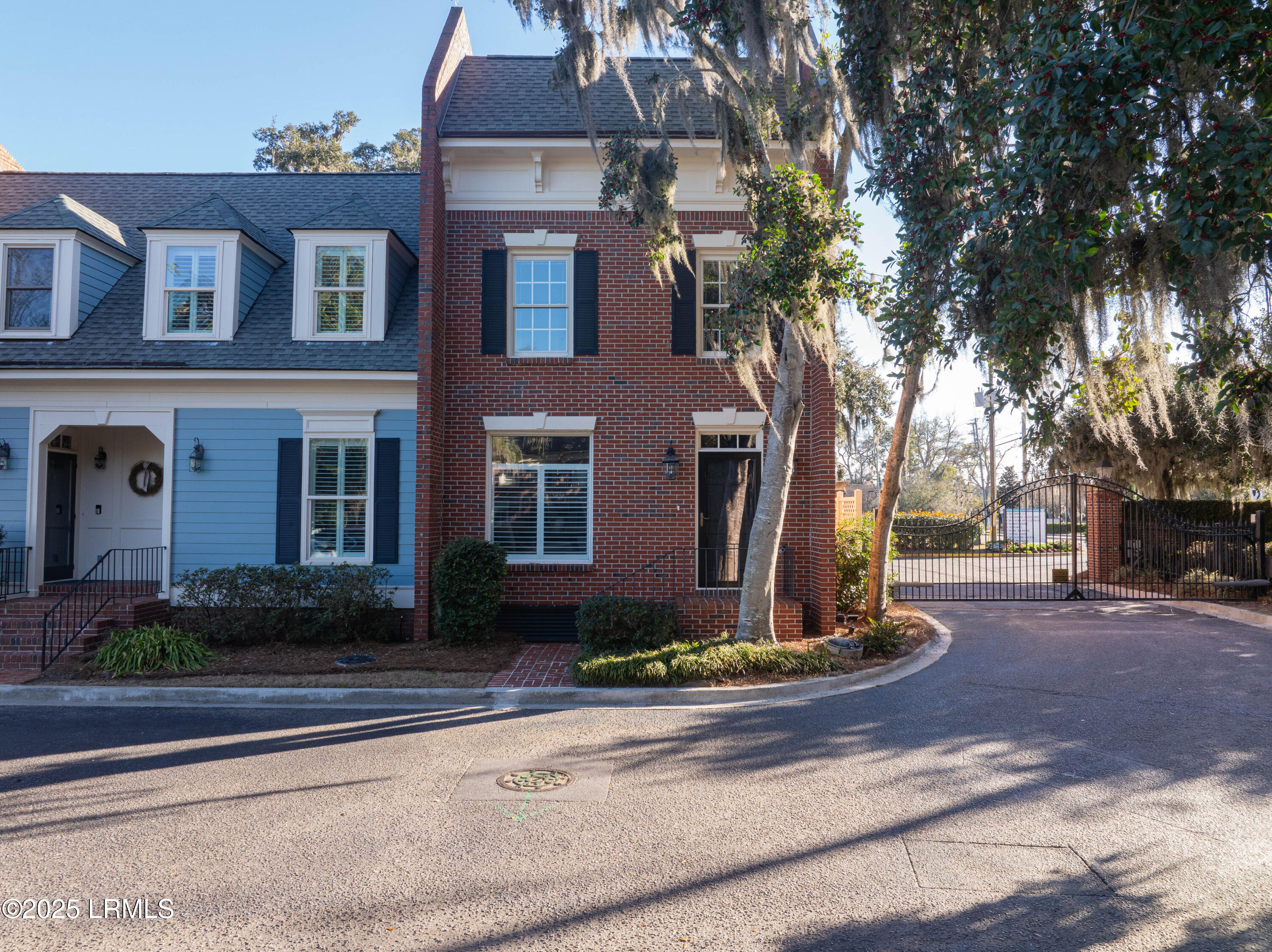 895 Ribaut Road, 8