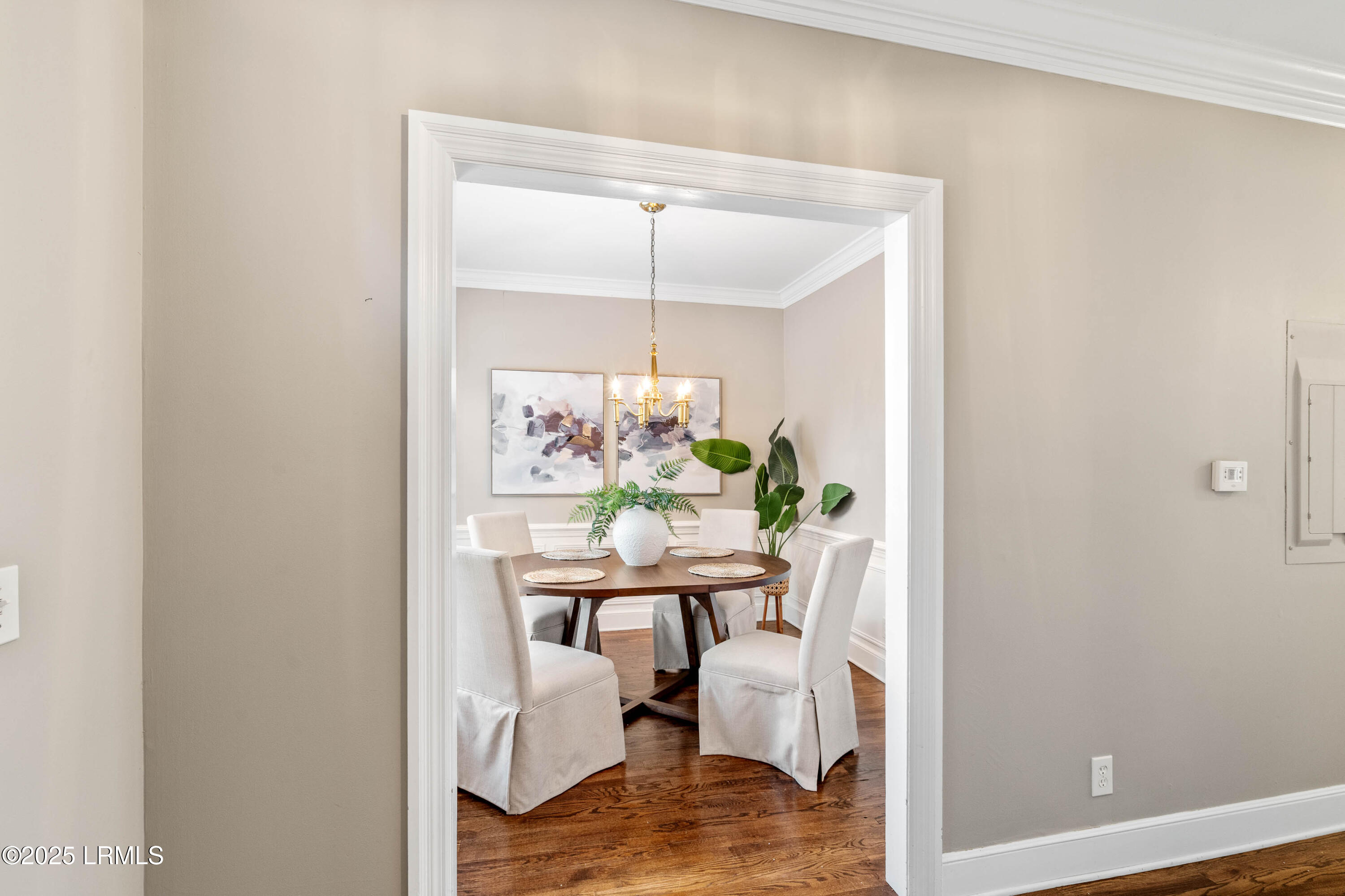895 Ribaut Road, 8