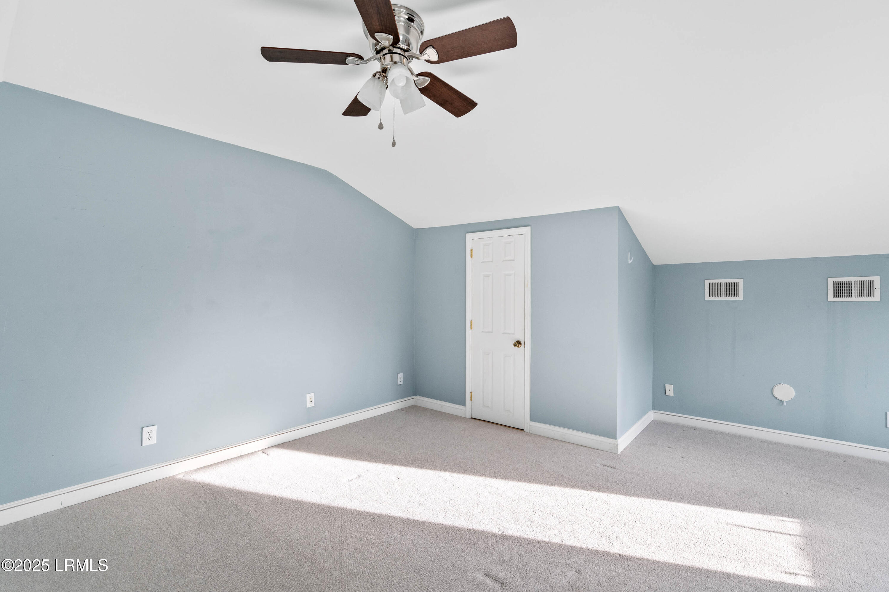 895 Ribaut Road, 8