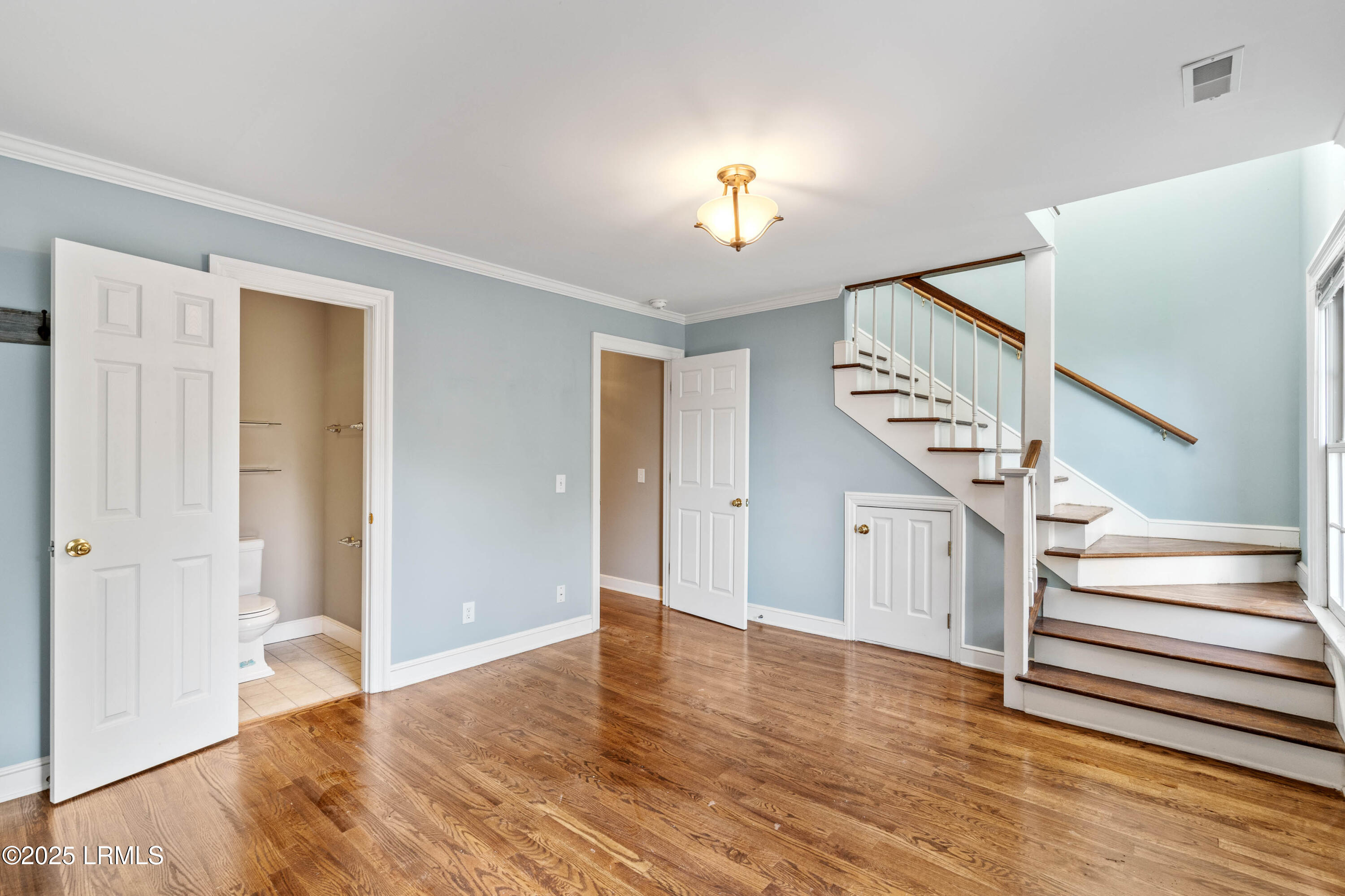 895 Ribaut Road, 8