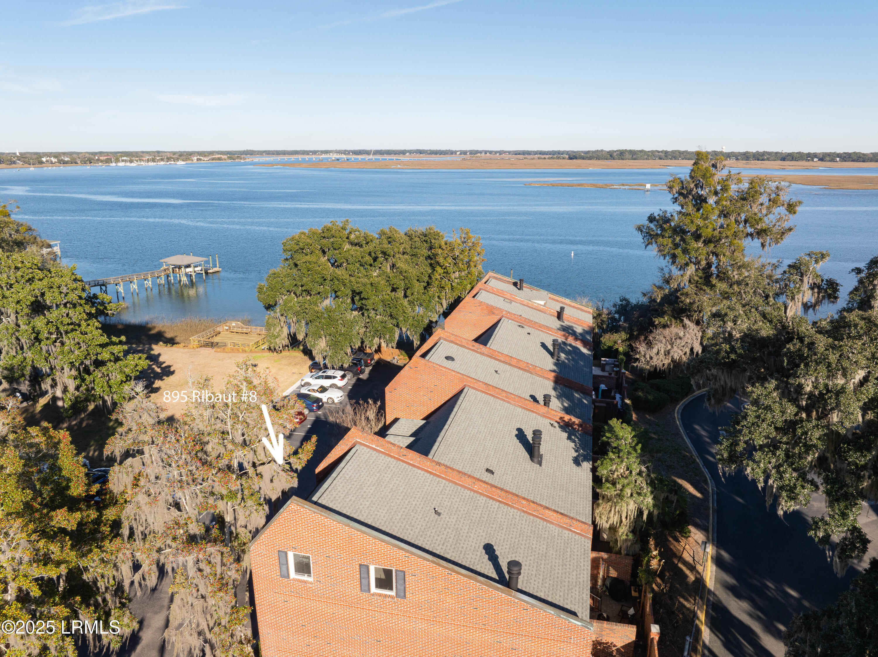 895 Ribaut Road, 8