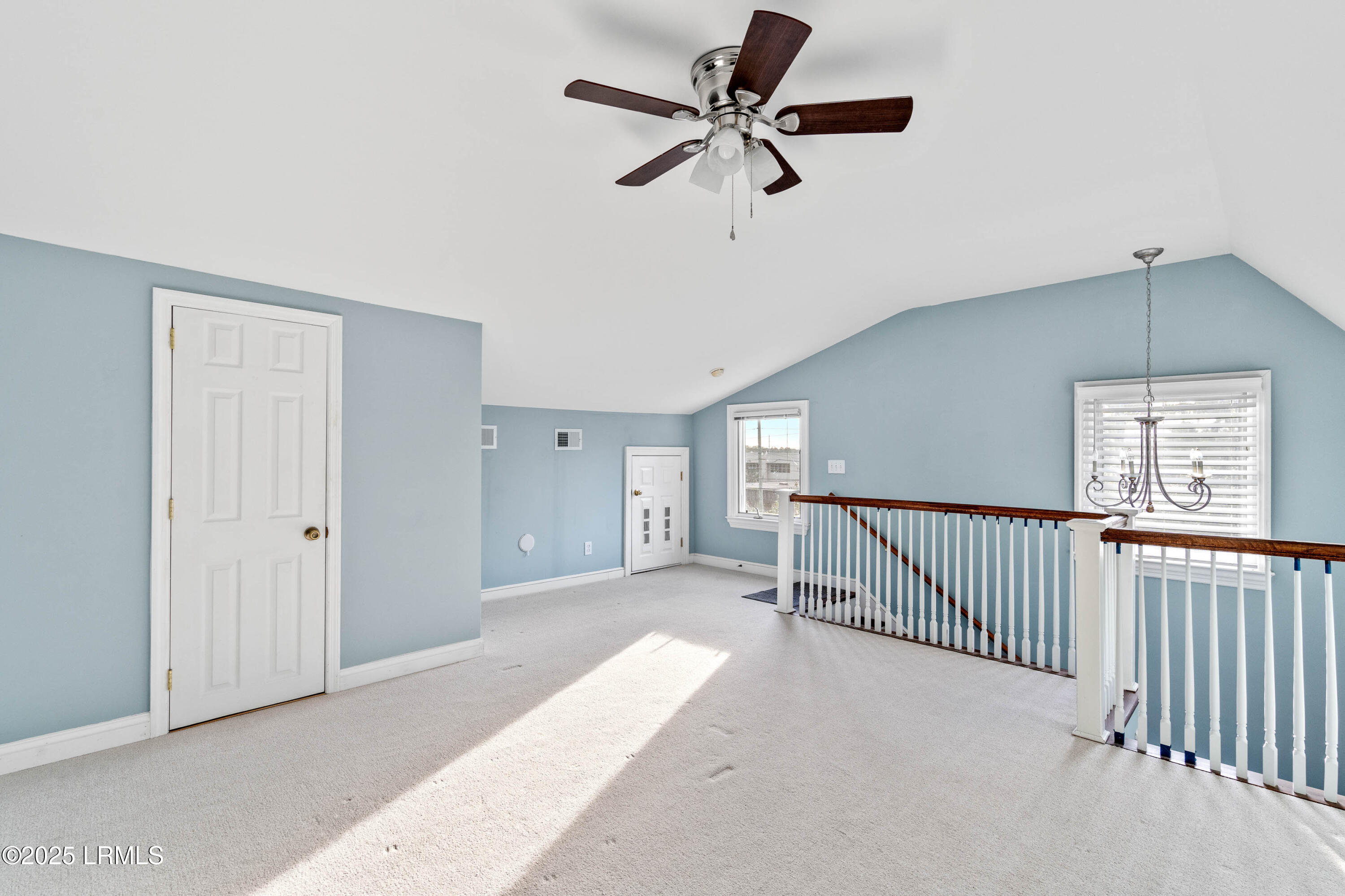 895 Ribaut Road, 8