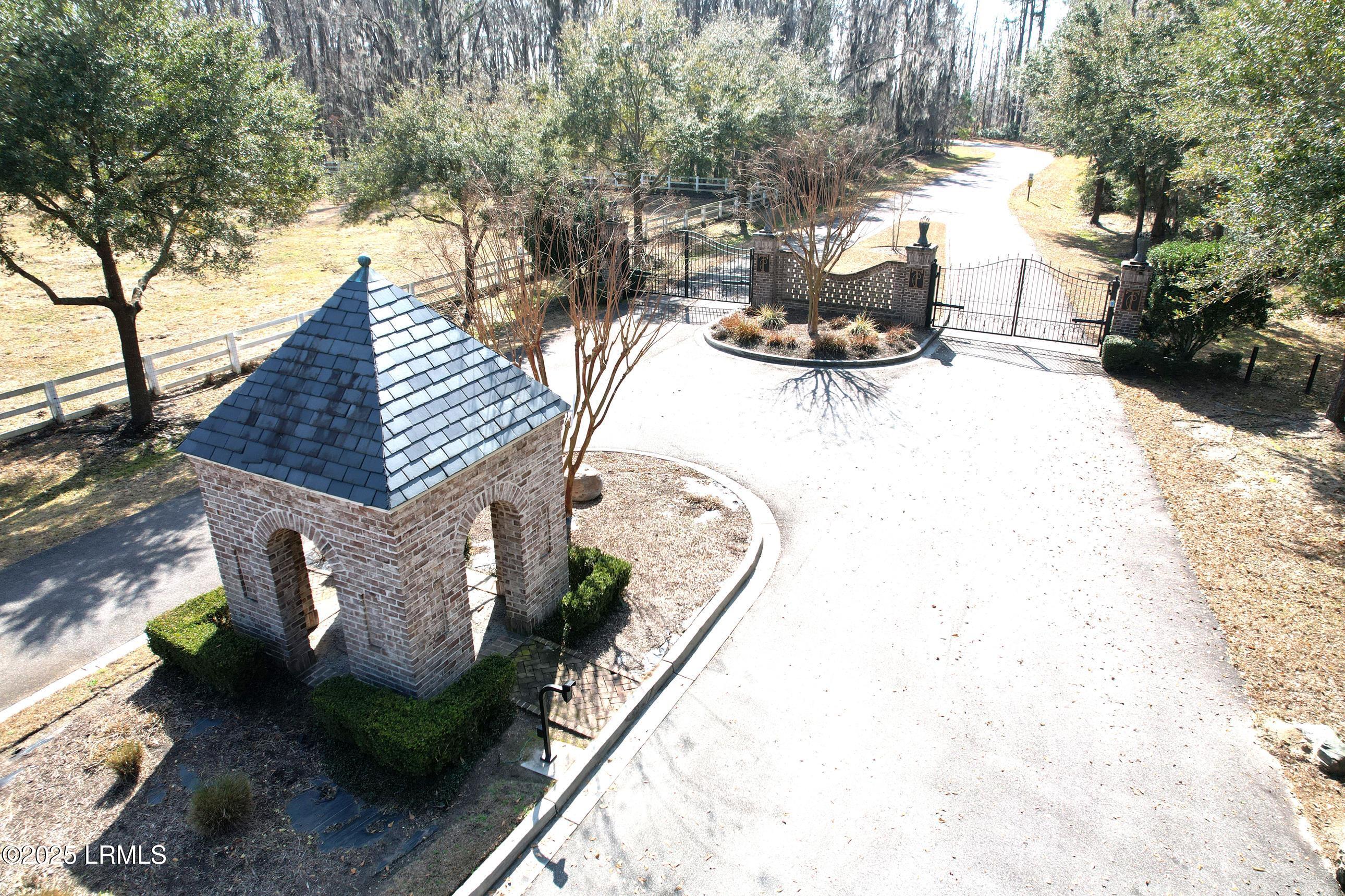 517 Bridle Path Boulevard