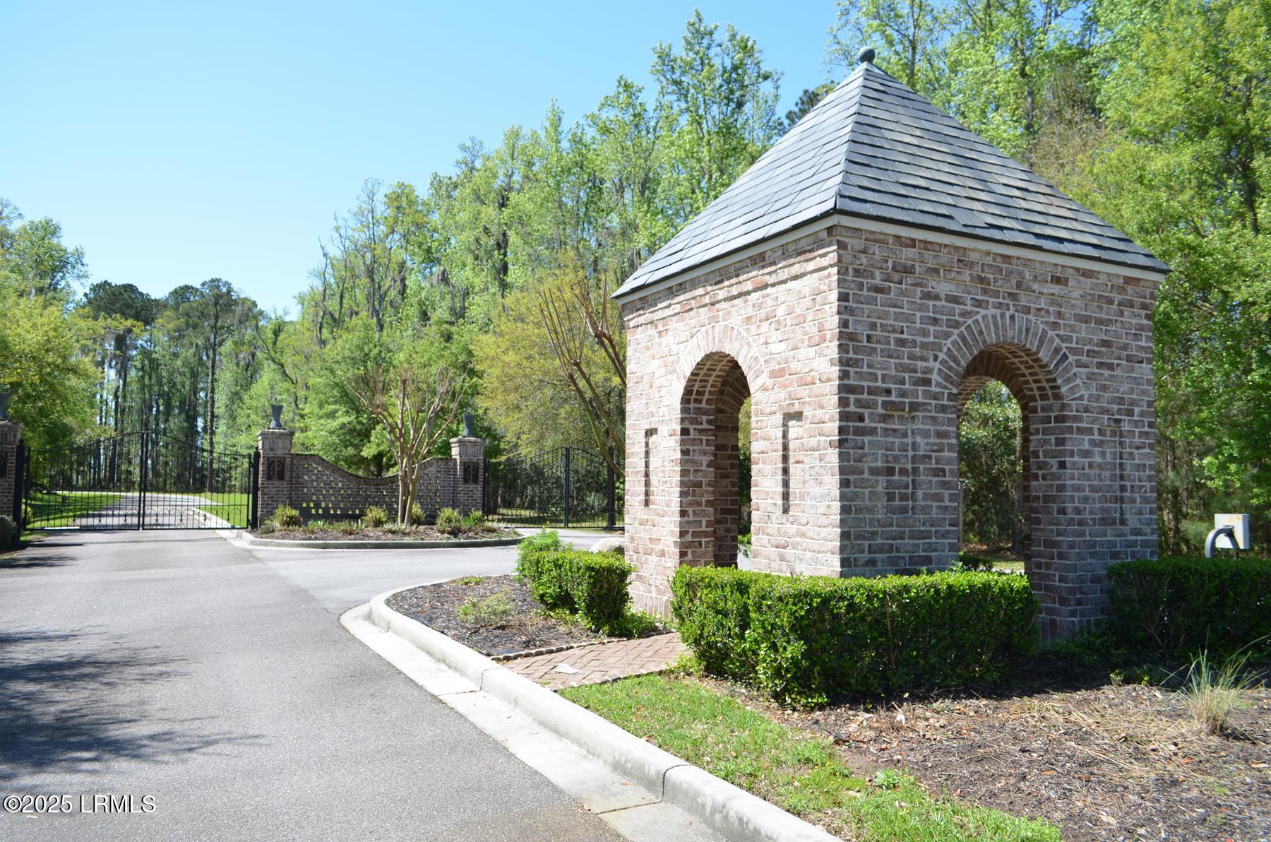 517 Bridle Path Boulevard