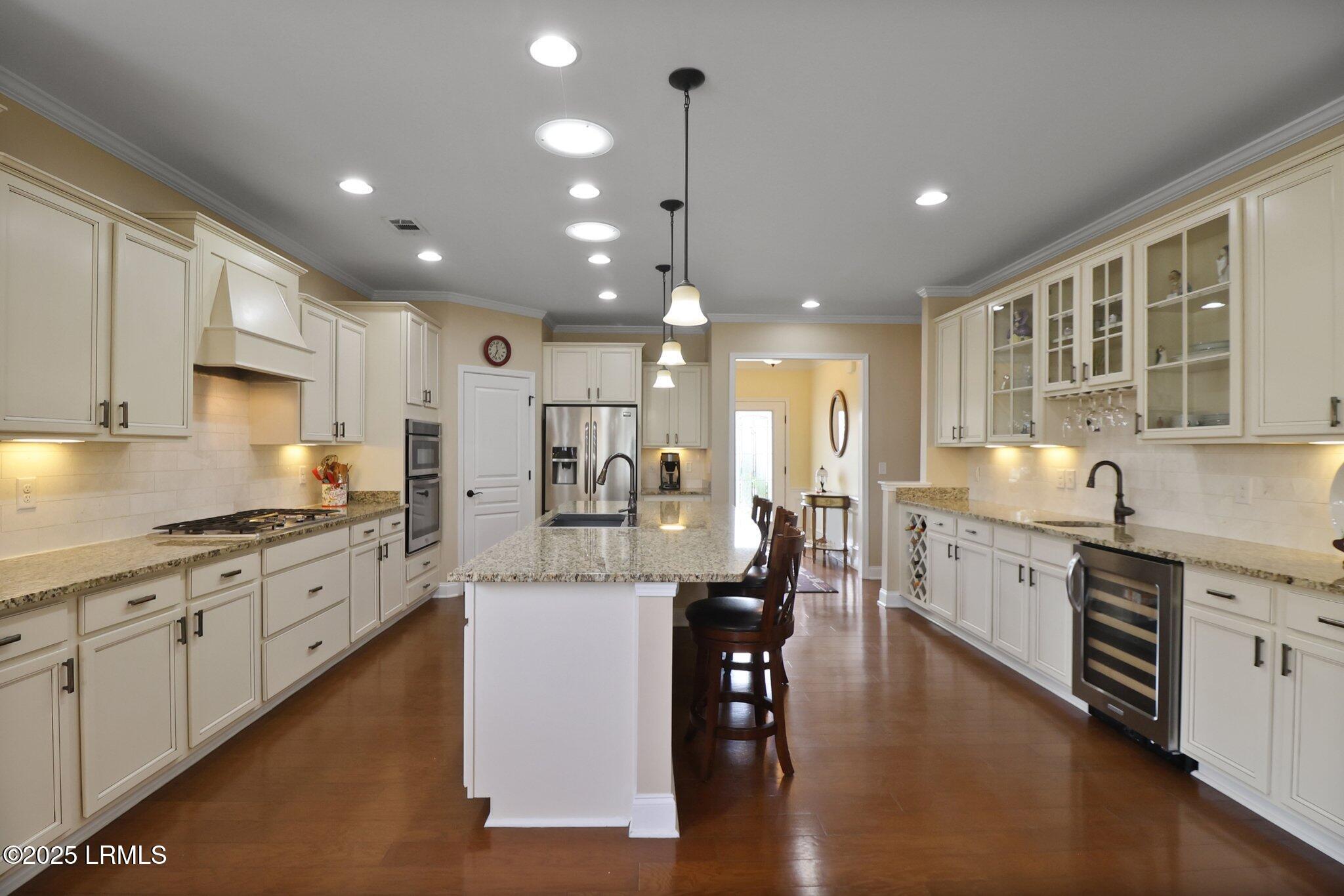 198 Knollwood Court