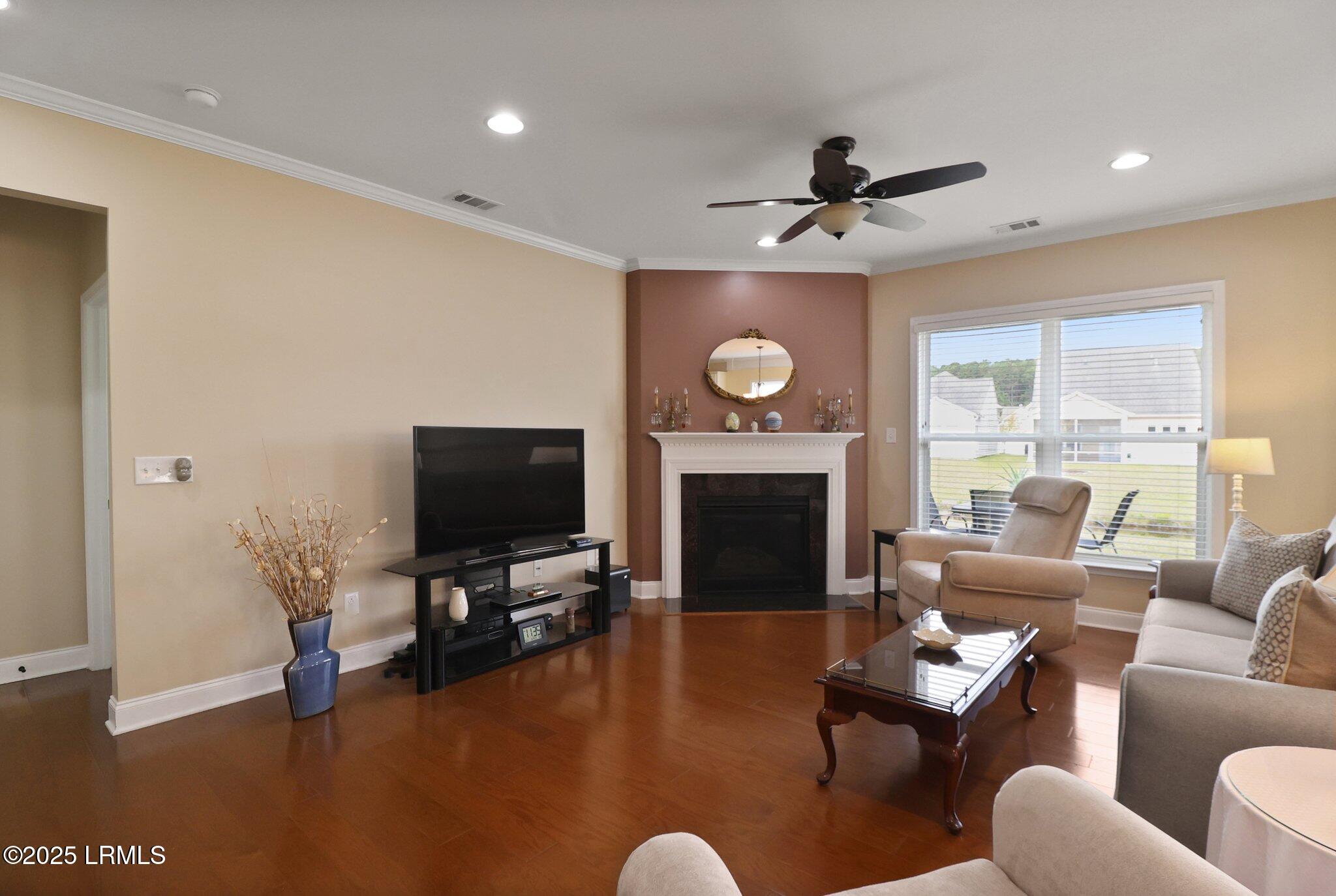198 Knollwood Court