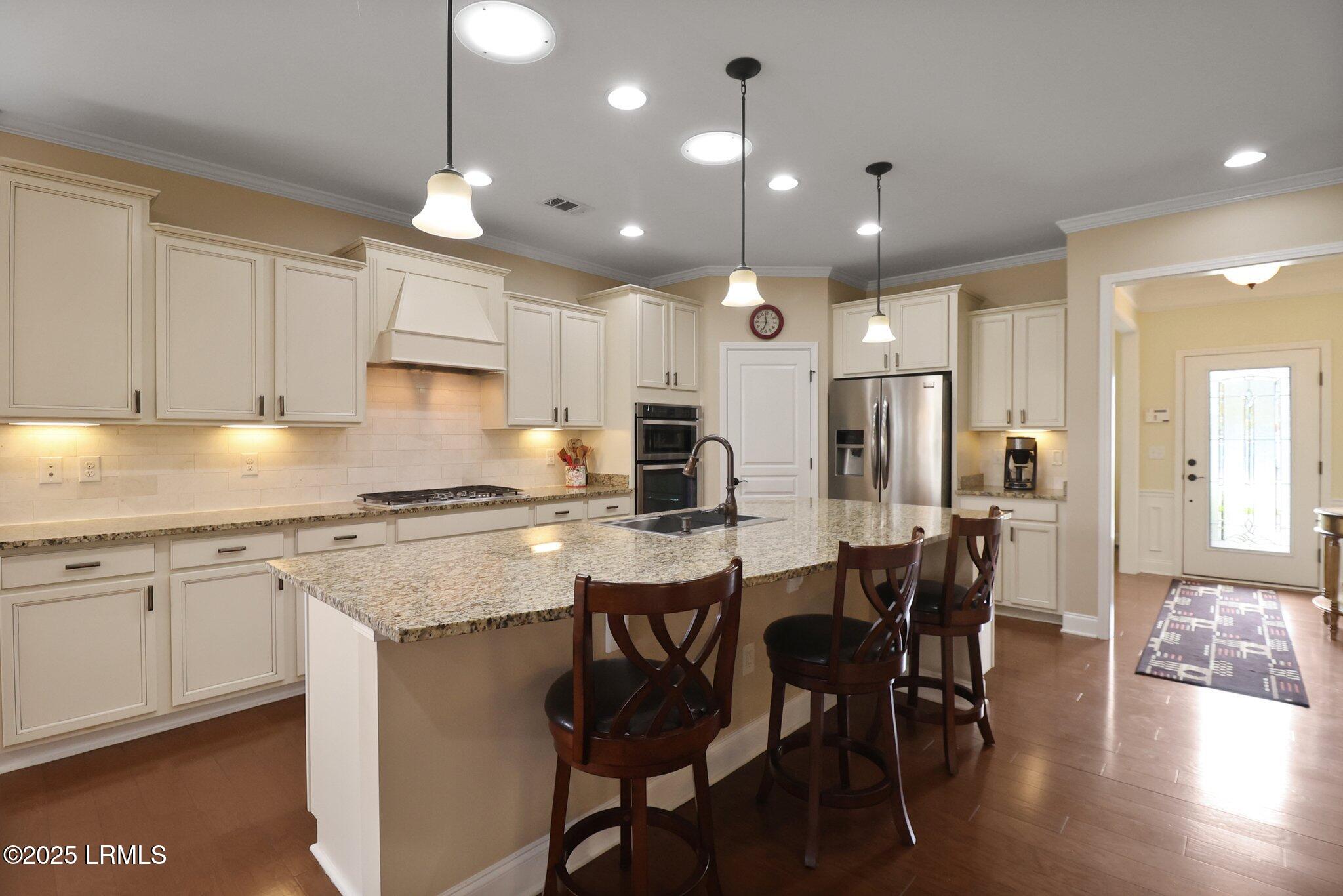 198 Knollwood Court