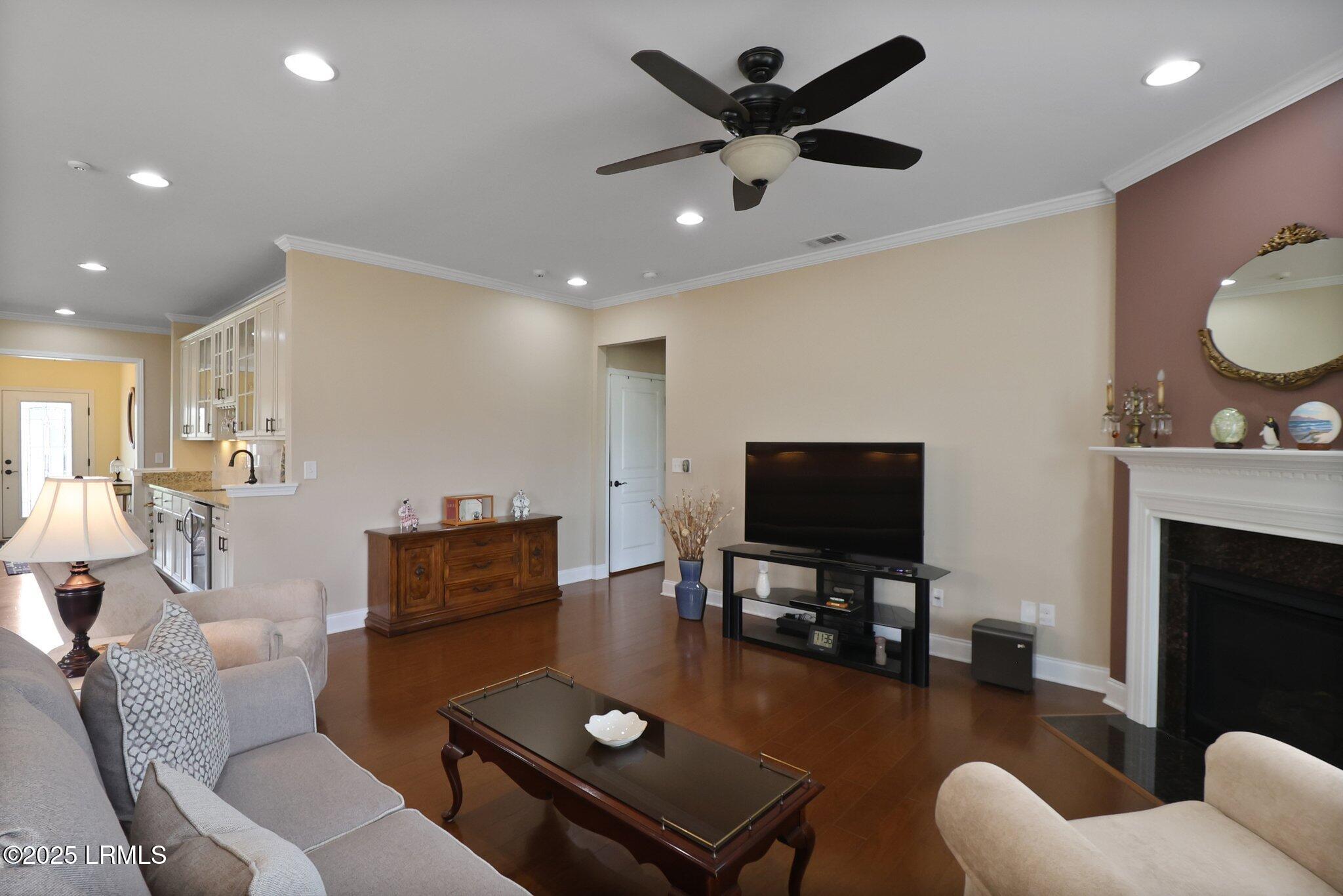 198 Knollwood Court