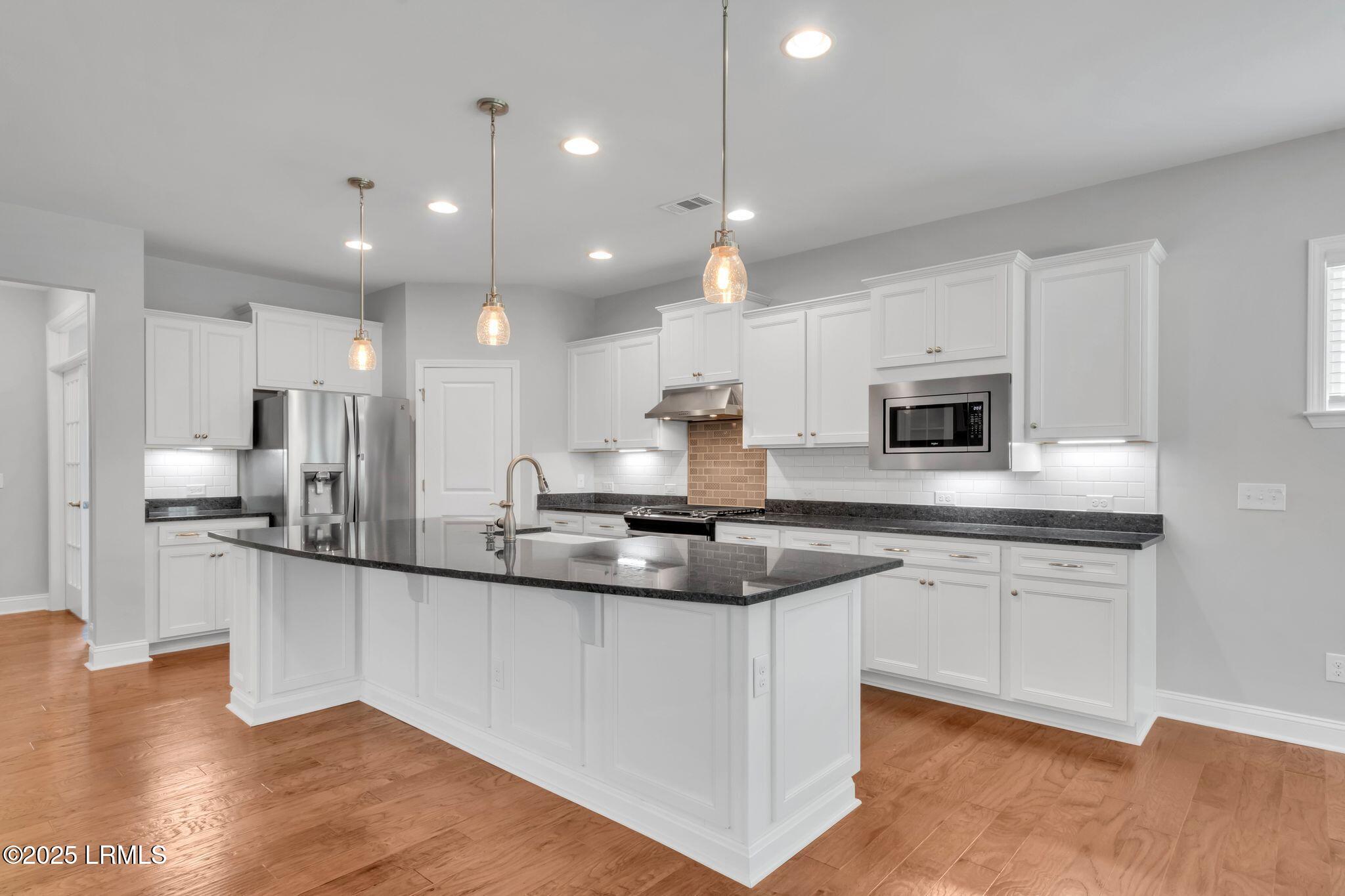 35 Heathrow Avenue