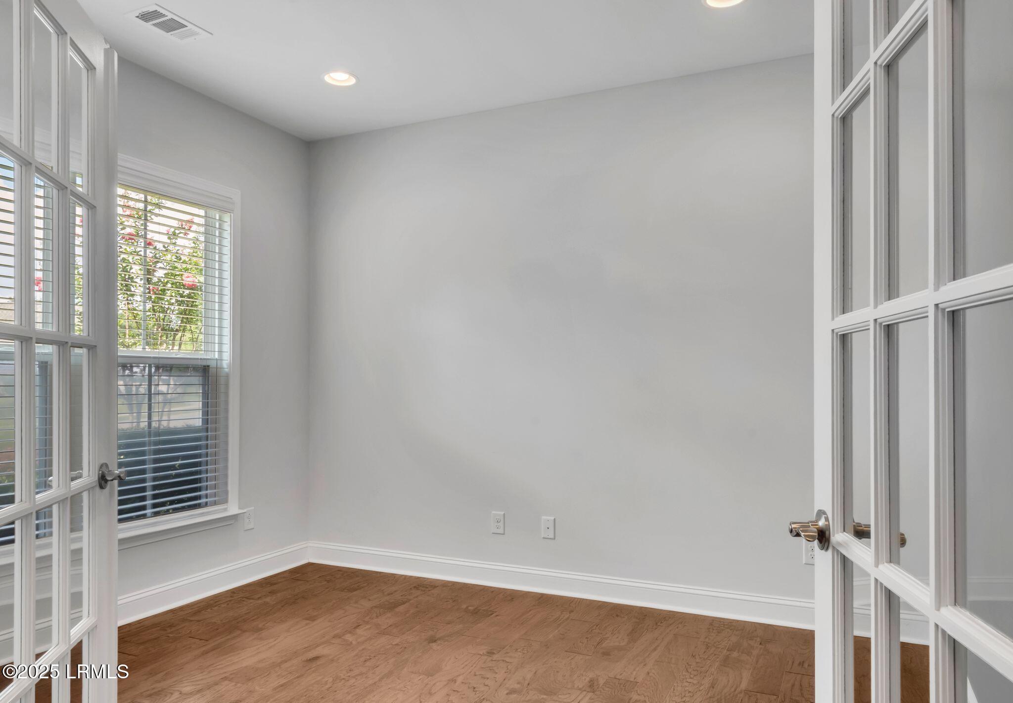 35 Heathrow Avenue