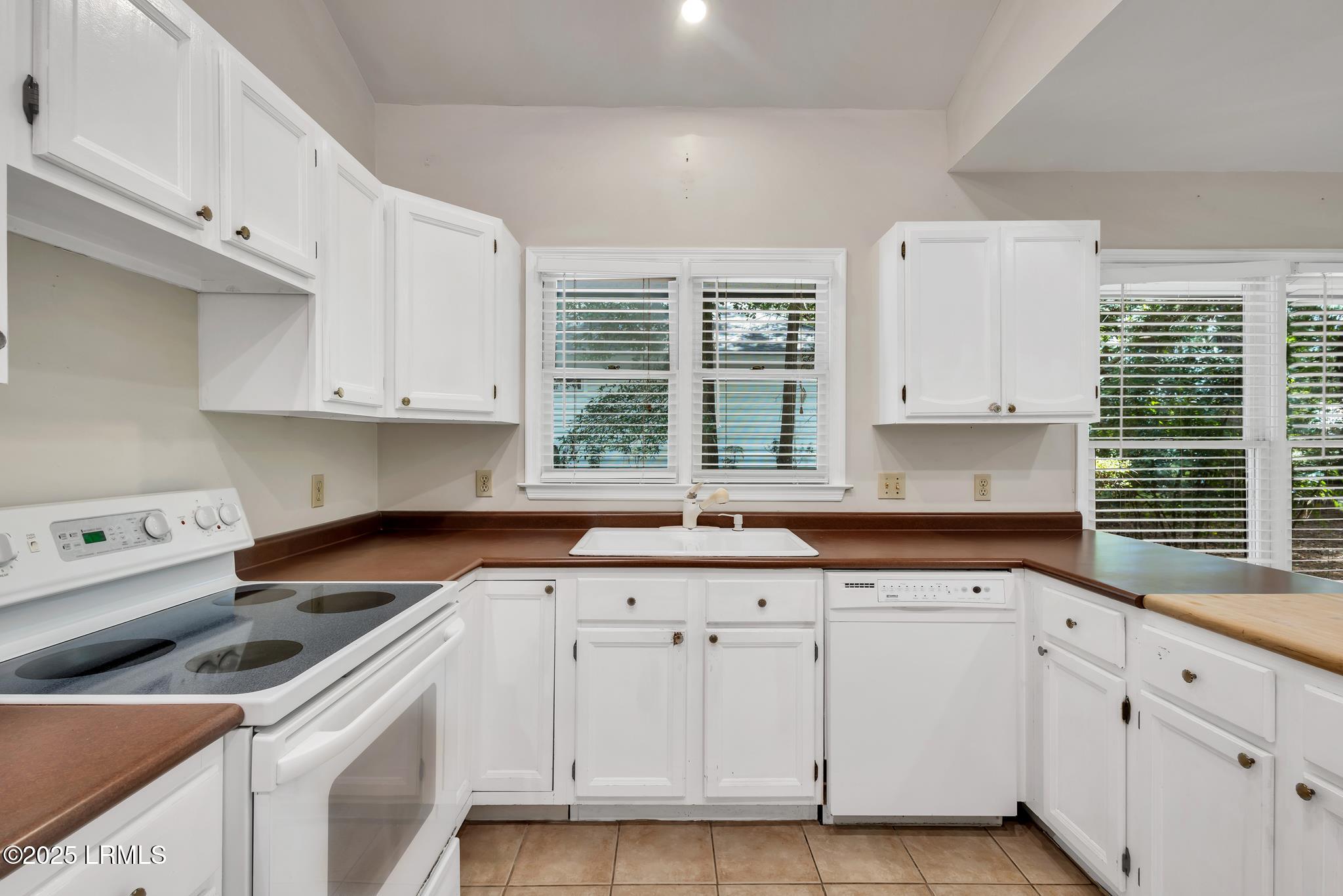 232 White Oaks Circle