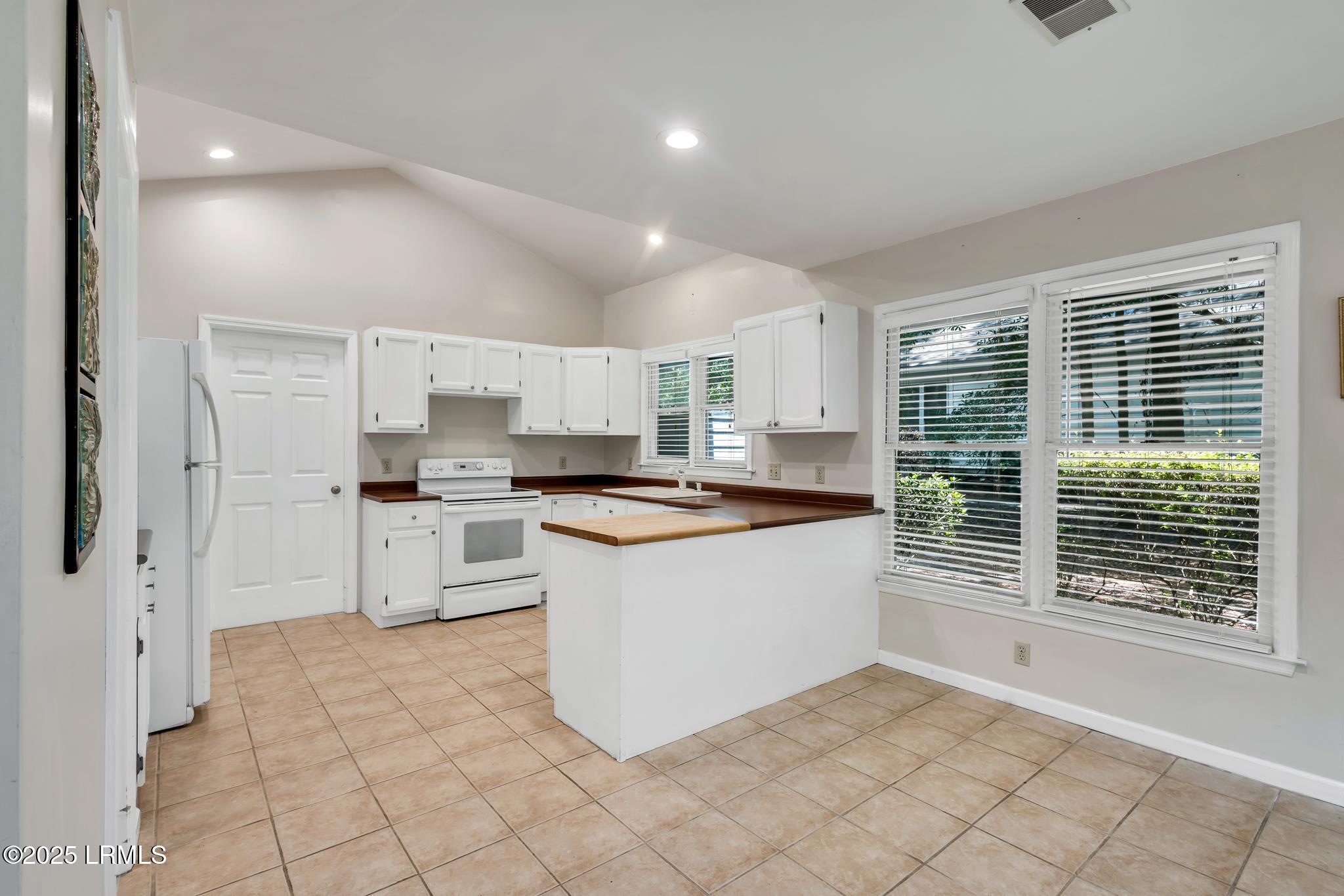 232 White Oaks Circle