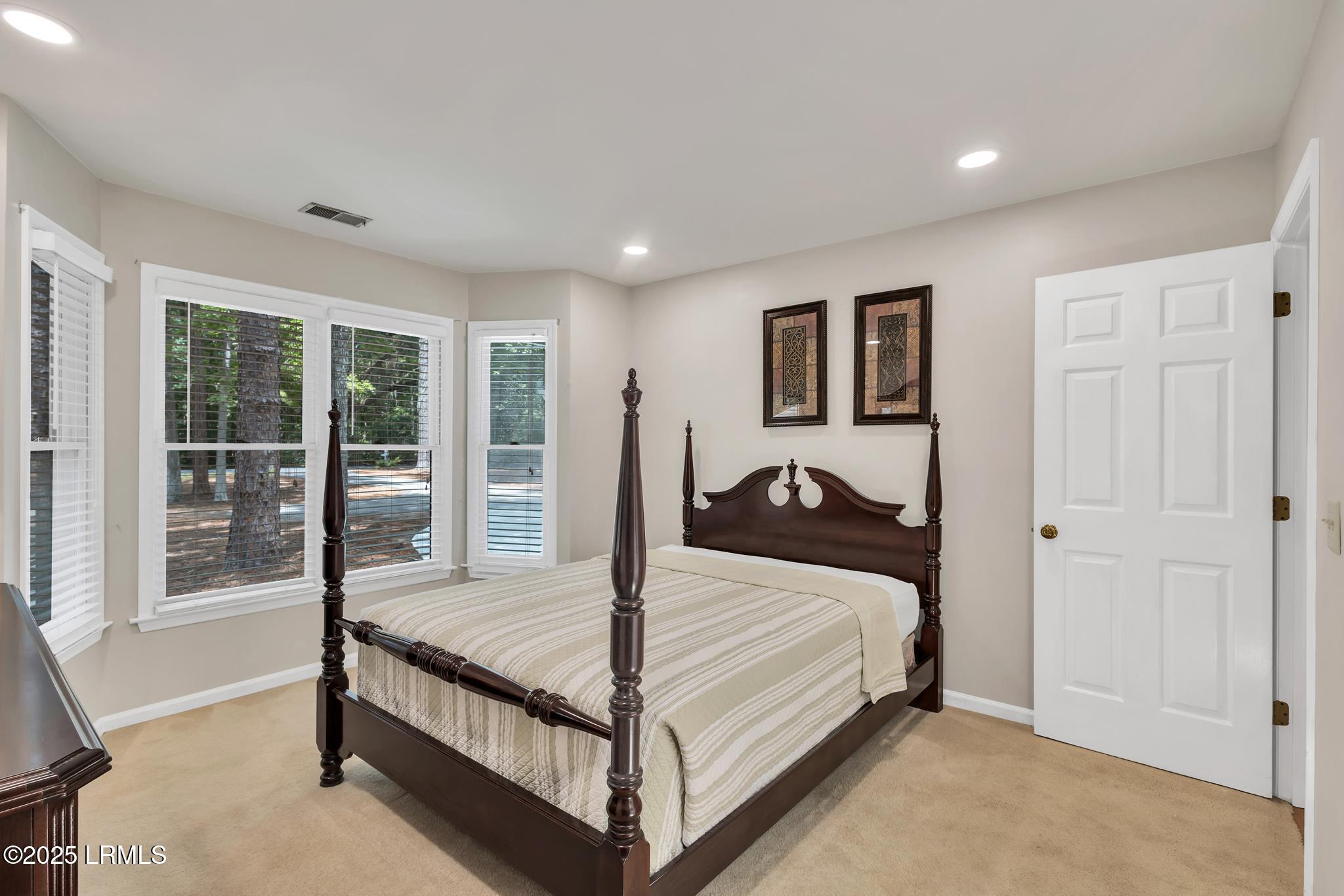 232 White Oaks Circle