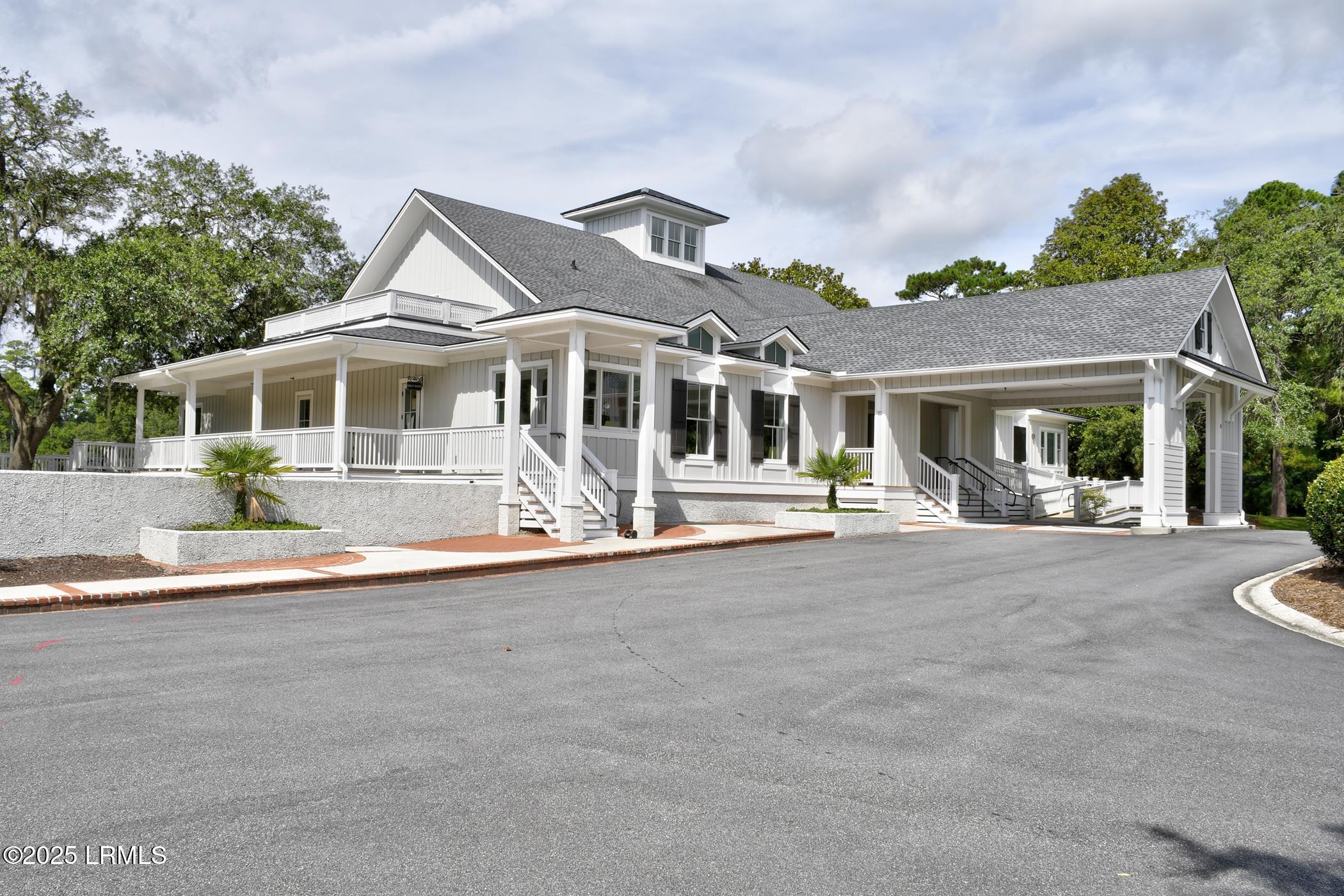 232 White Oaks Circle
