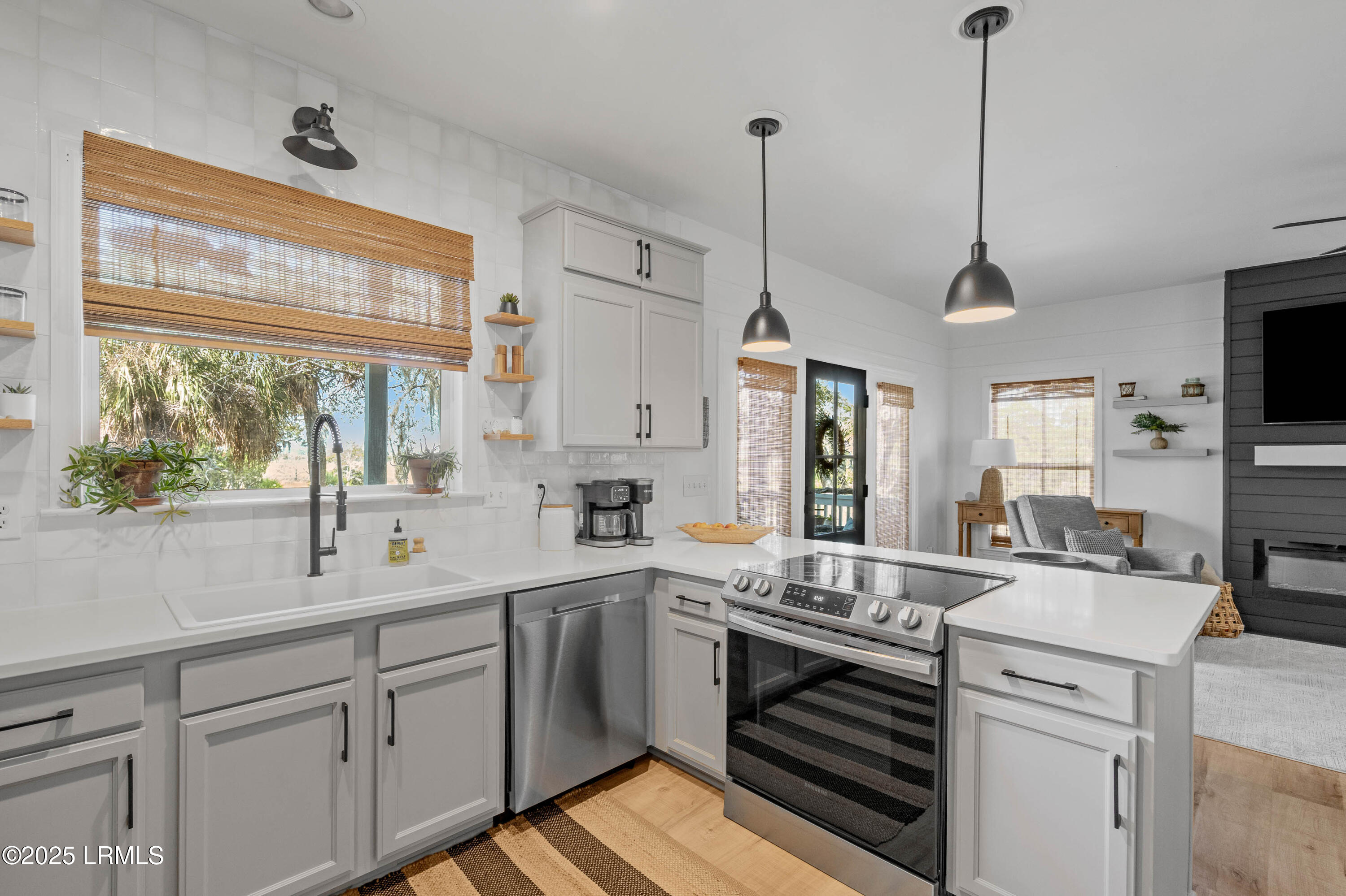 102 Sea Otter Lane, St. Helena Island