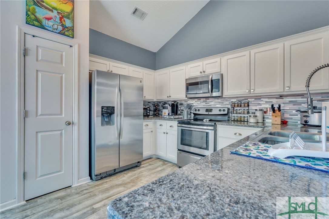 160 Nandina Way