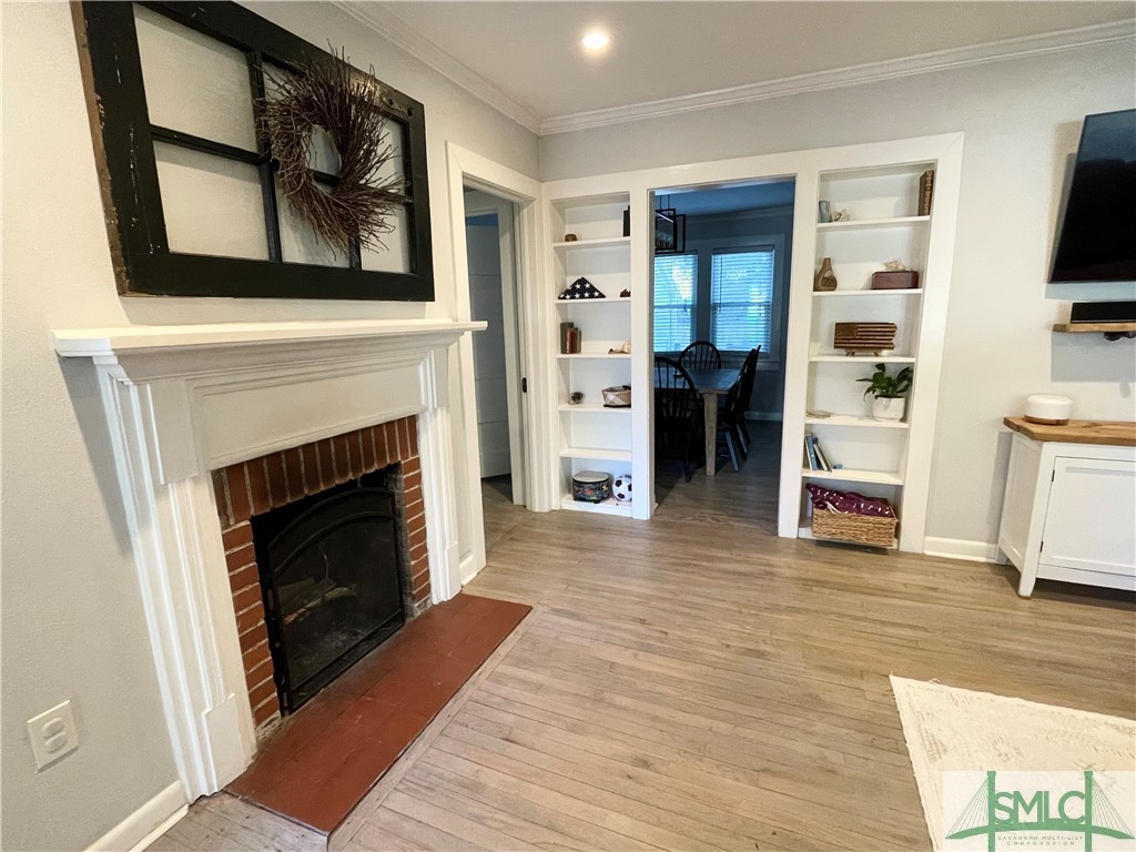 1307 E 52nd Street