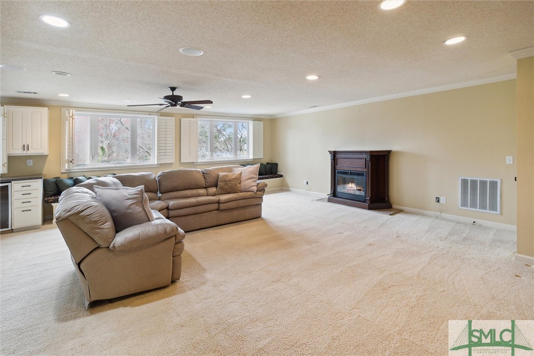 106 Pine Lakes Avenue