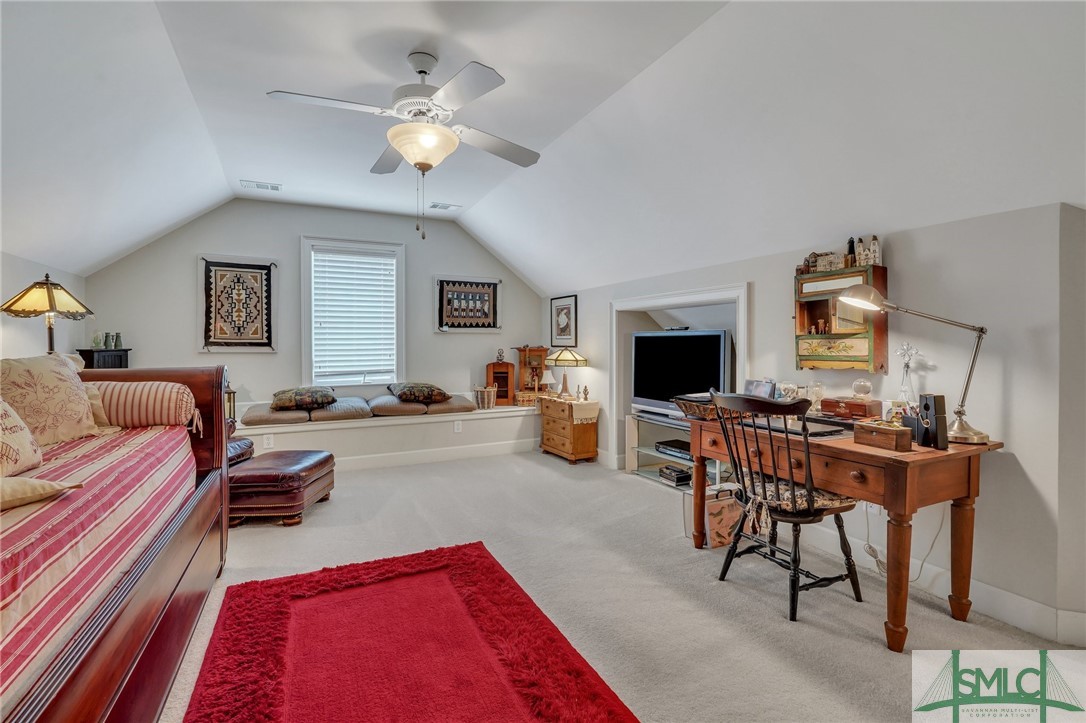 17 Lake Heron Court W