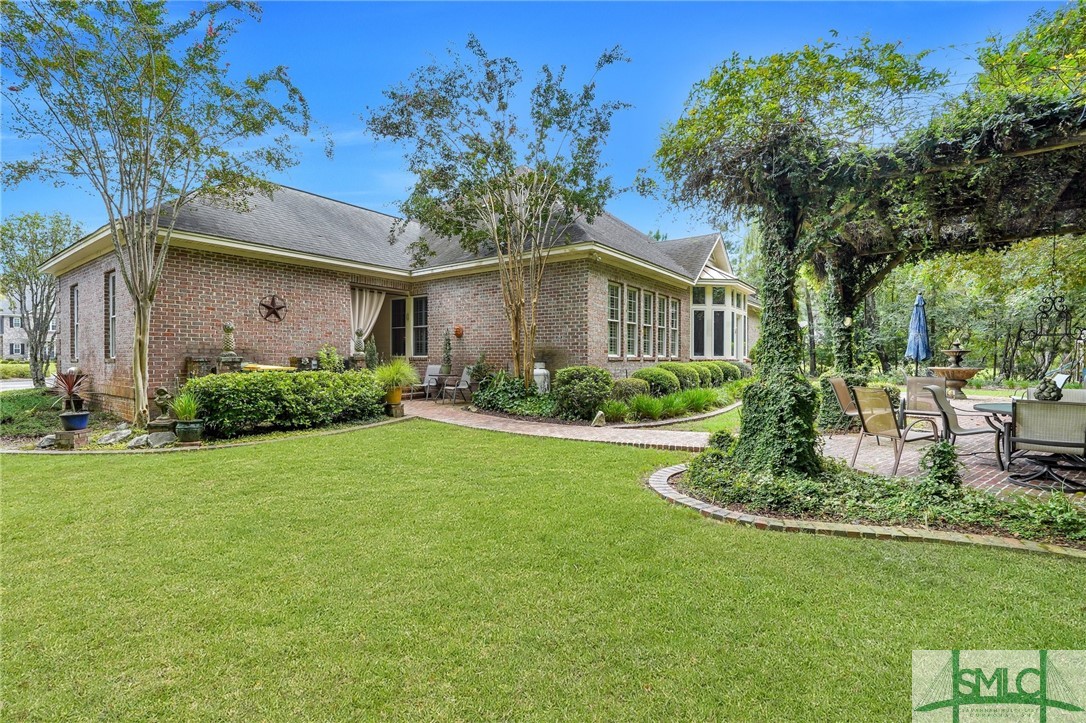 17 Lake Heron Court W