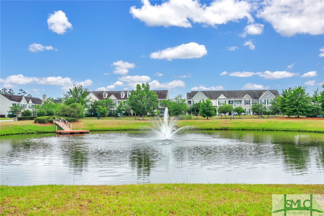 17 Lake Heron Court W