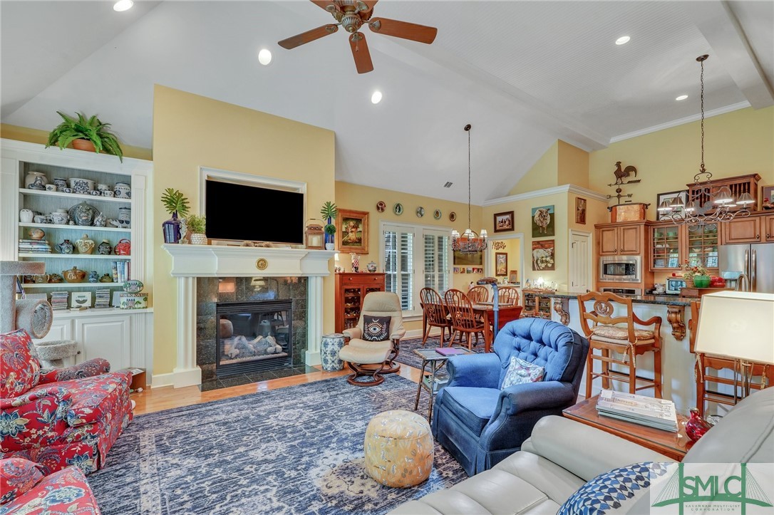 17 Lake Heron Court W