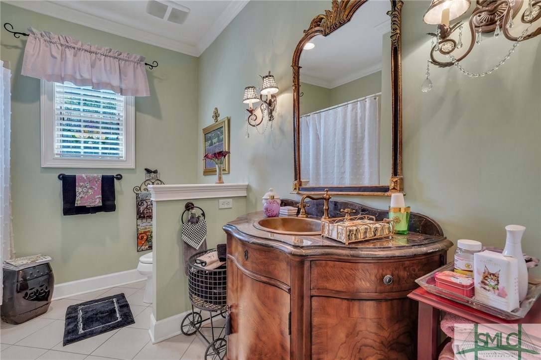 17 Lake Heron Court W